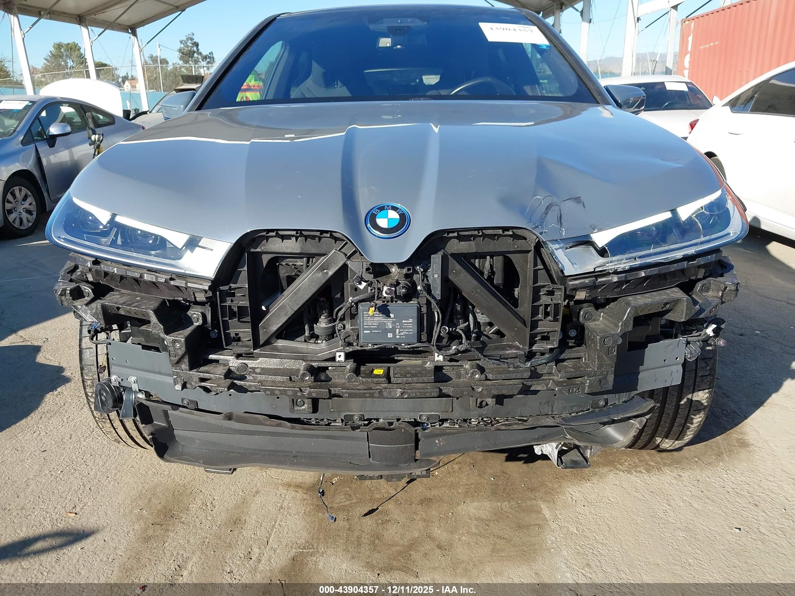 2024 Bmw Ix Xdrive50 Gray vin: WB523CF01RCR03239