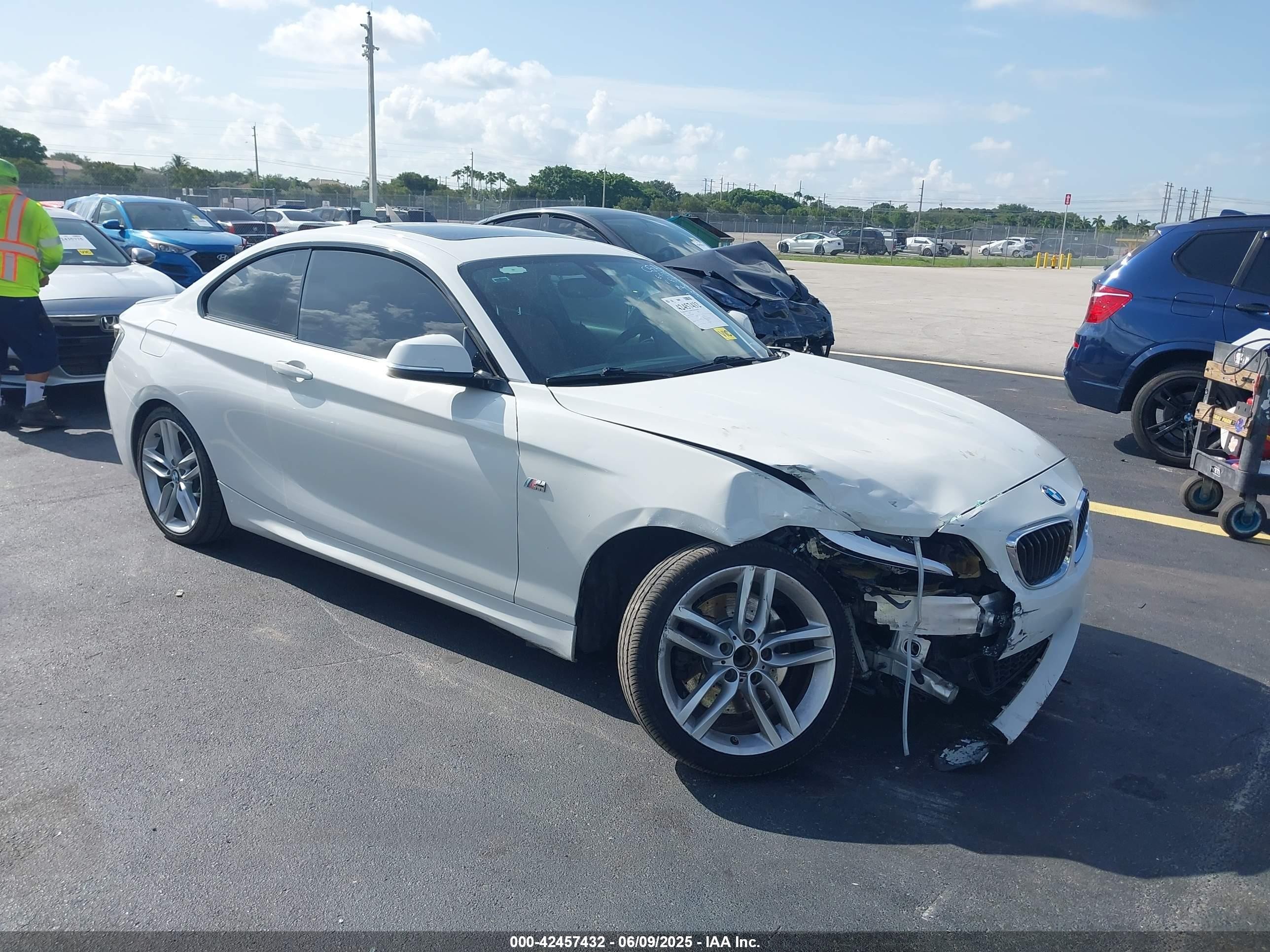 2014 Bmw 228i   White vin: WBA1F5C54EV246340