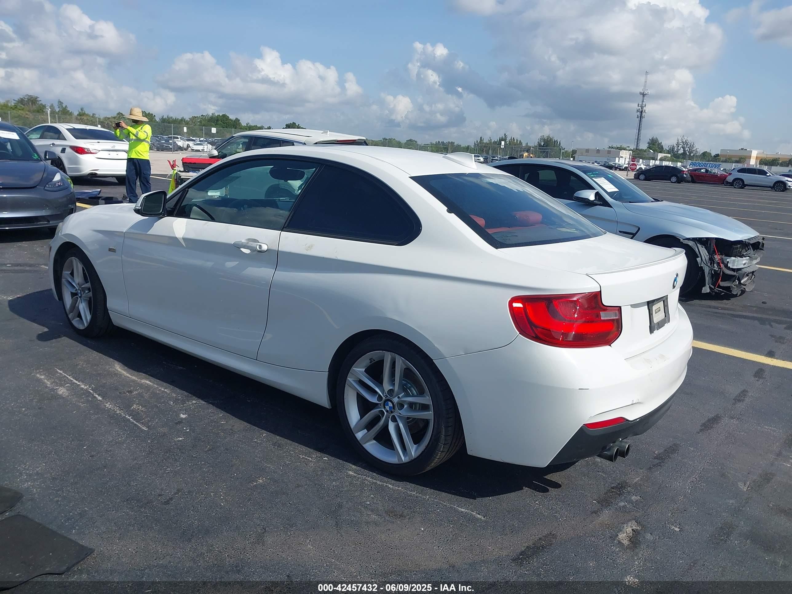 2014 Bmw 228i   White vin: WBA1F5C54EV246340
