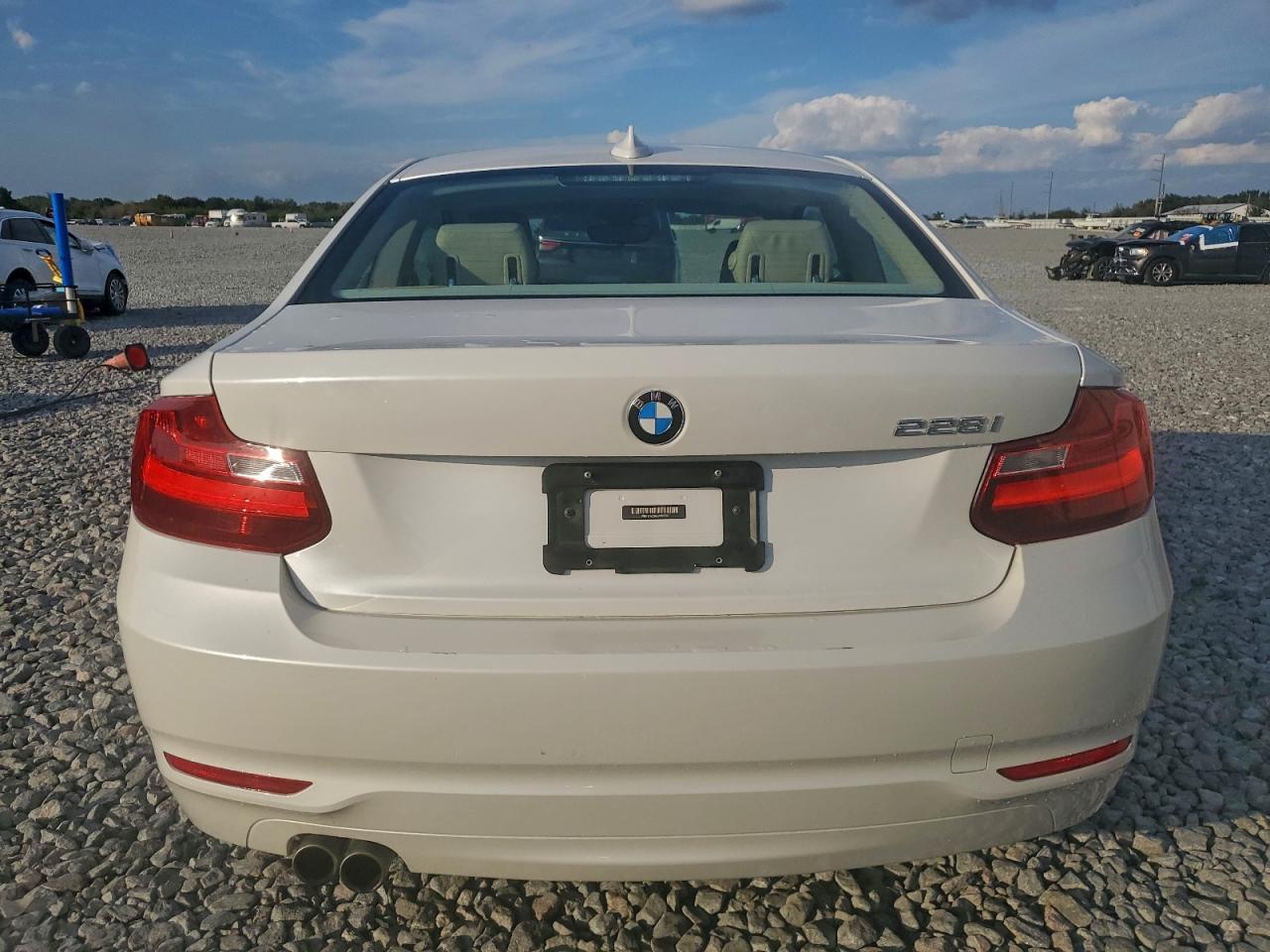 2014 Bmw 228 I White vin: WBA1F5C56EVV99582