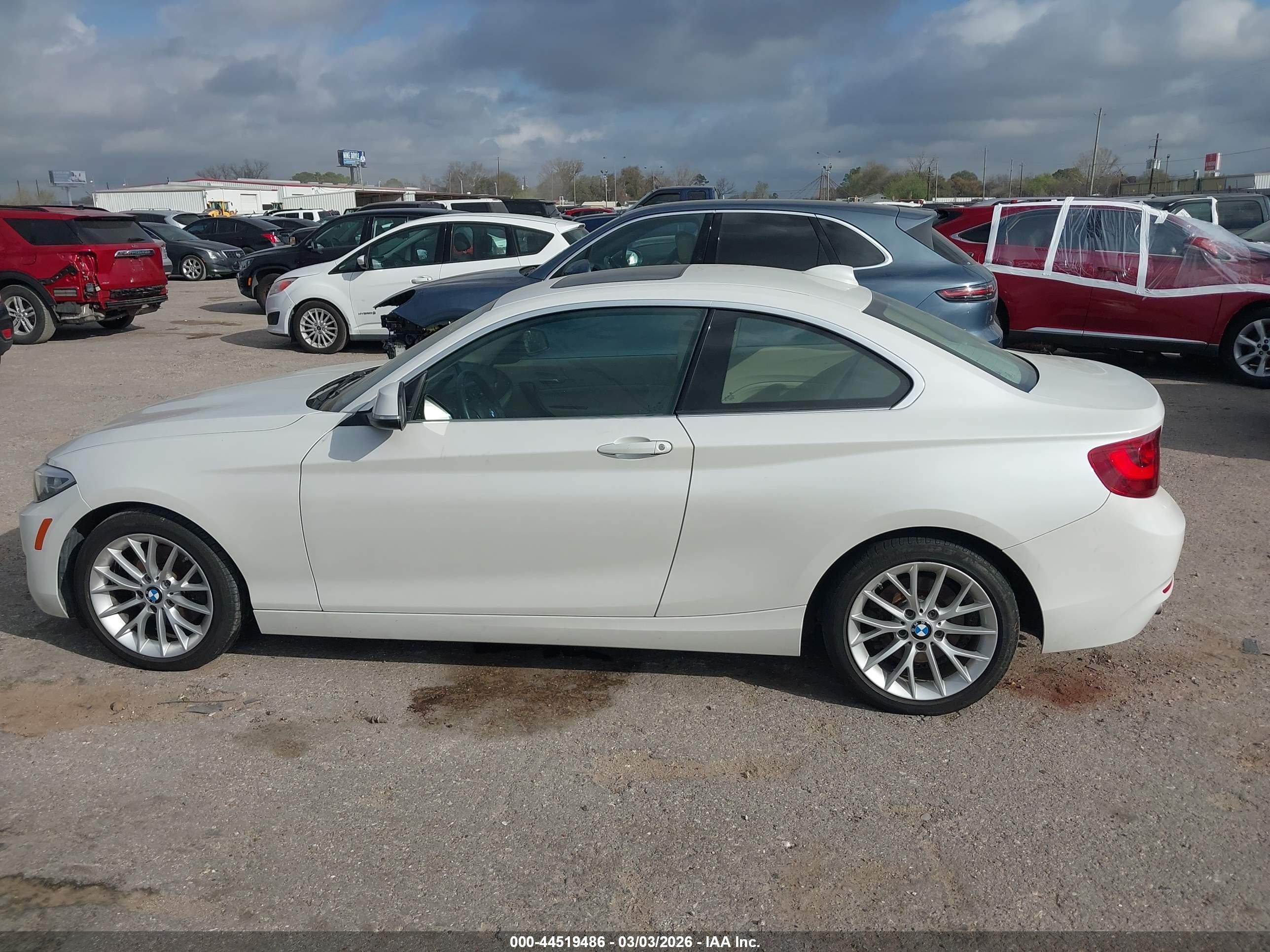 2014 Bmw 228i   White vin: WBA1F5C58EV246051