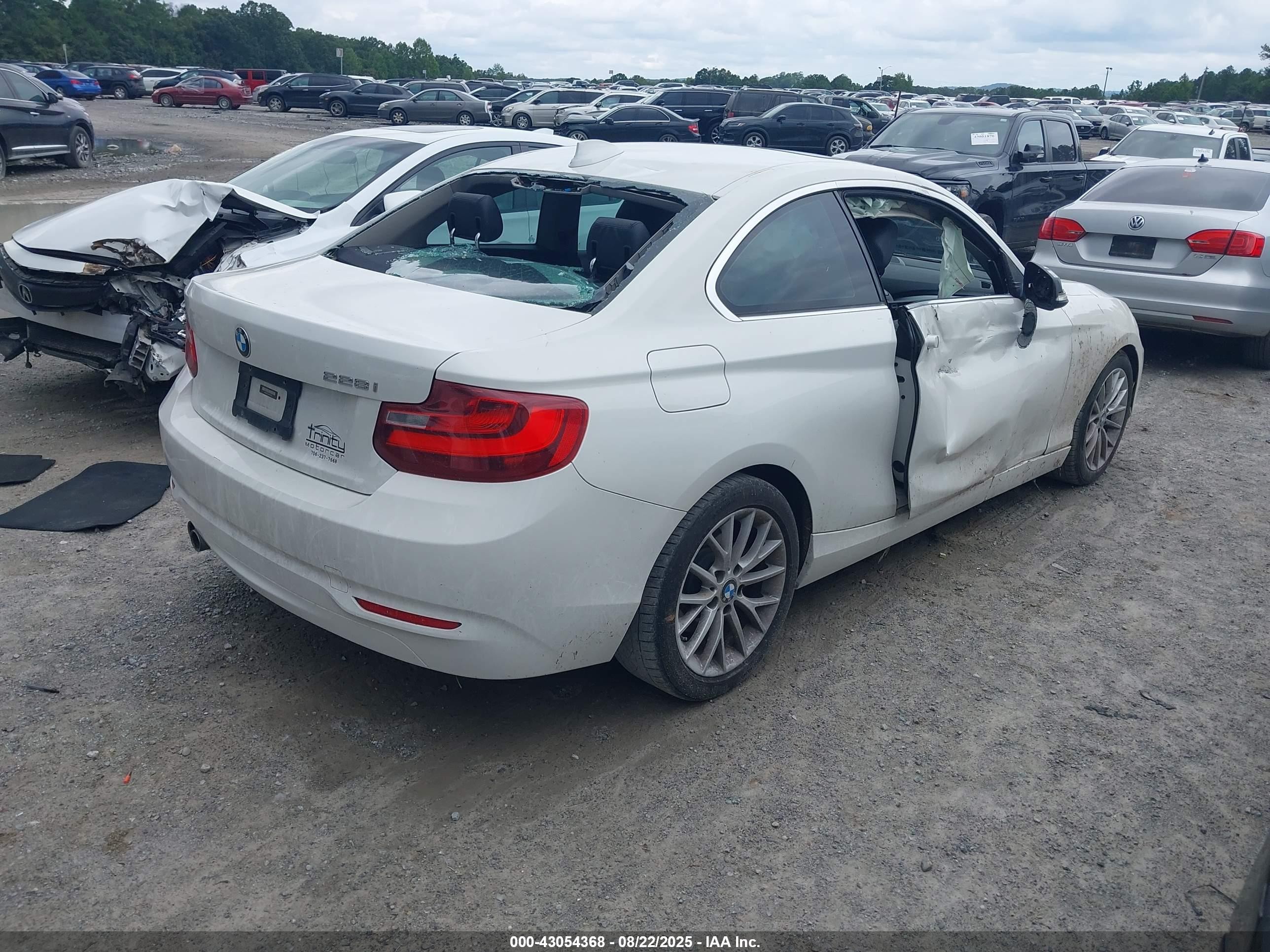 2014 Bmw 228i   White vin: WBA1F5C58EVV99020
