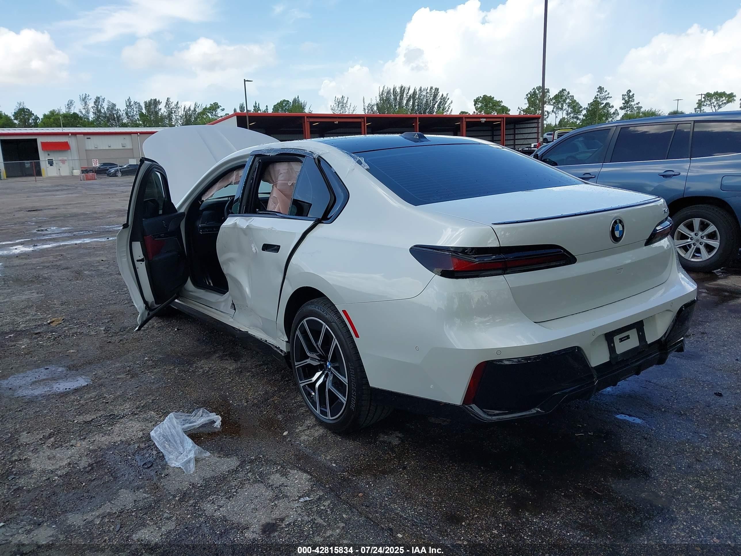 2024 Bmw 740 I White vin: WBA23EH09RCS39735