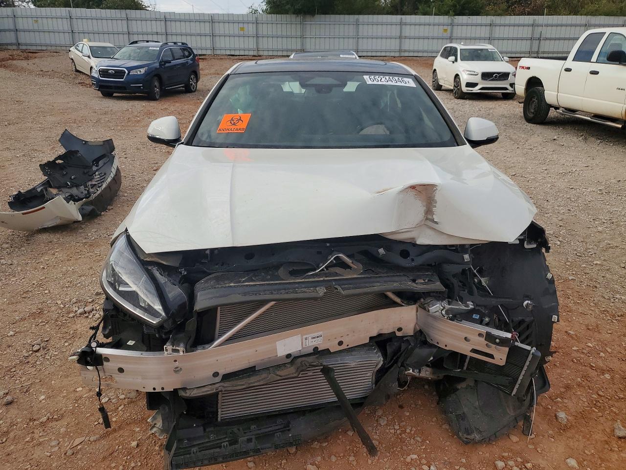 2025 Bmw 228xi White vin: WBA23GG05S7S56169
