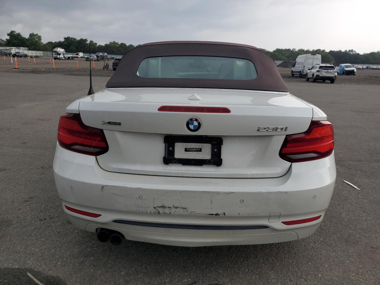 2021 Bmw 230xi    White vin: WBA2K1C02M7J54711