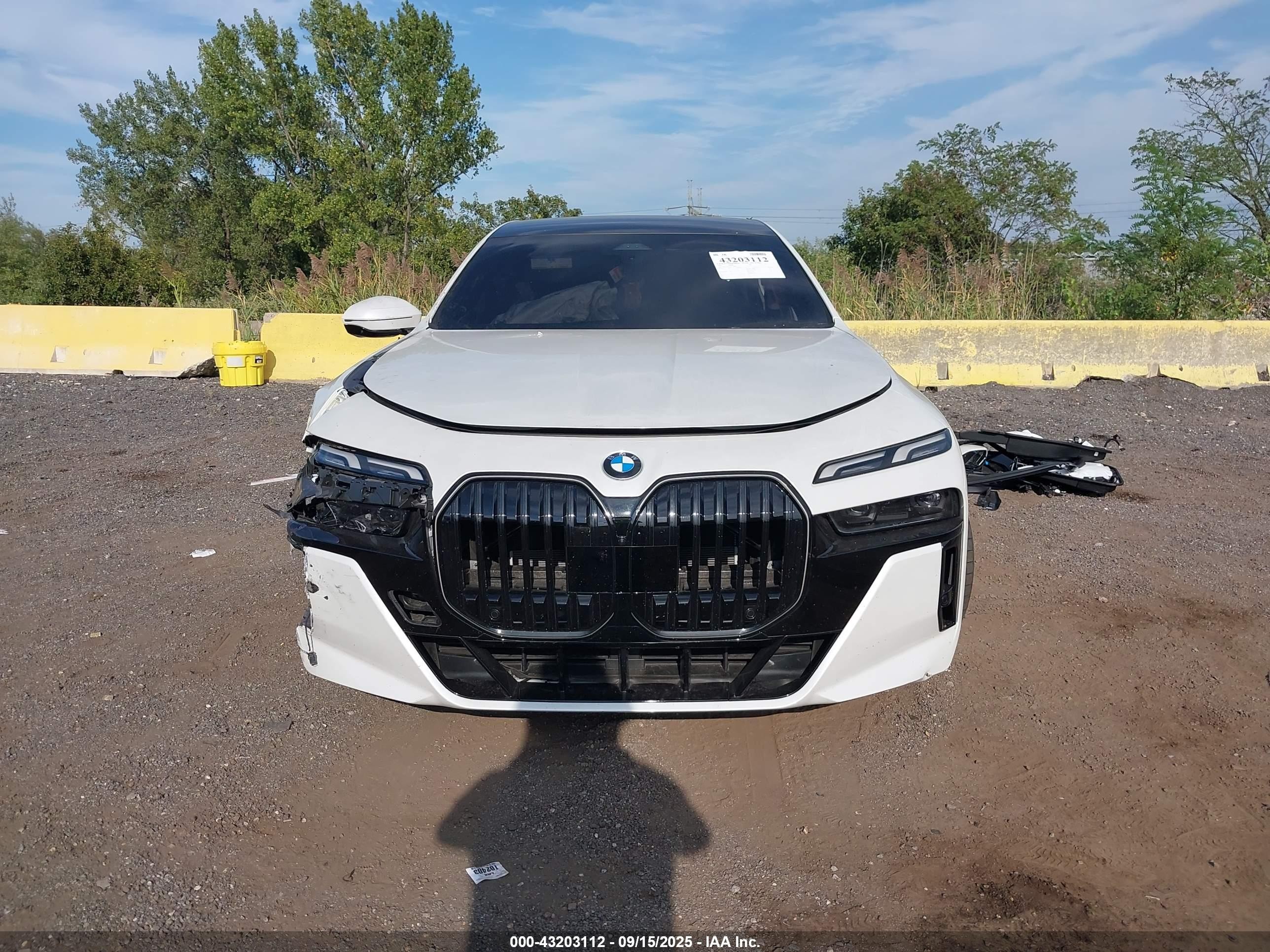 2025 Bmw 760 I Xdrive White vin: WBA33EJ01SCU74098