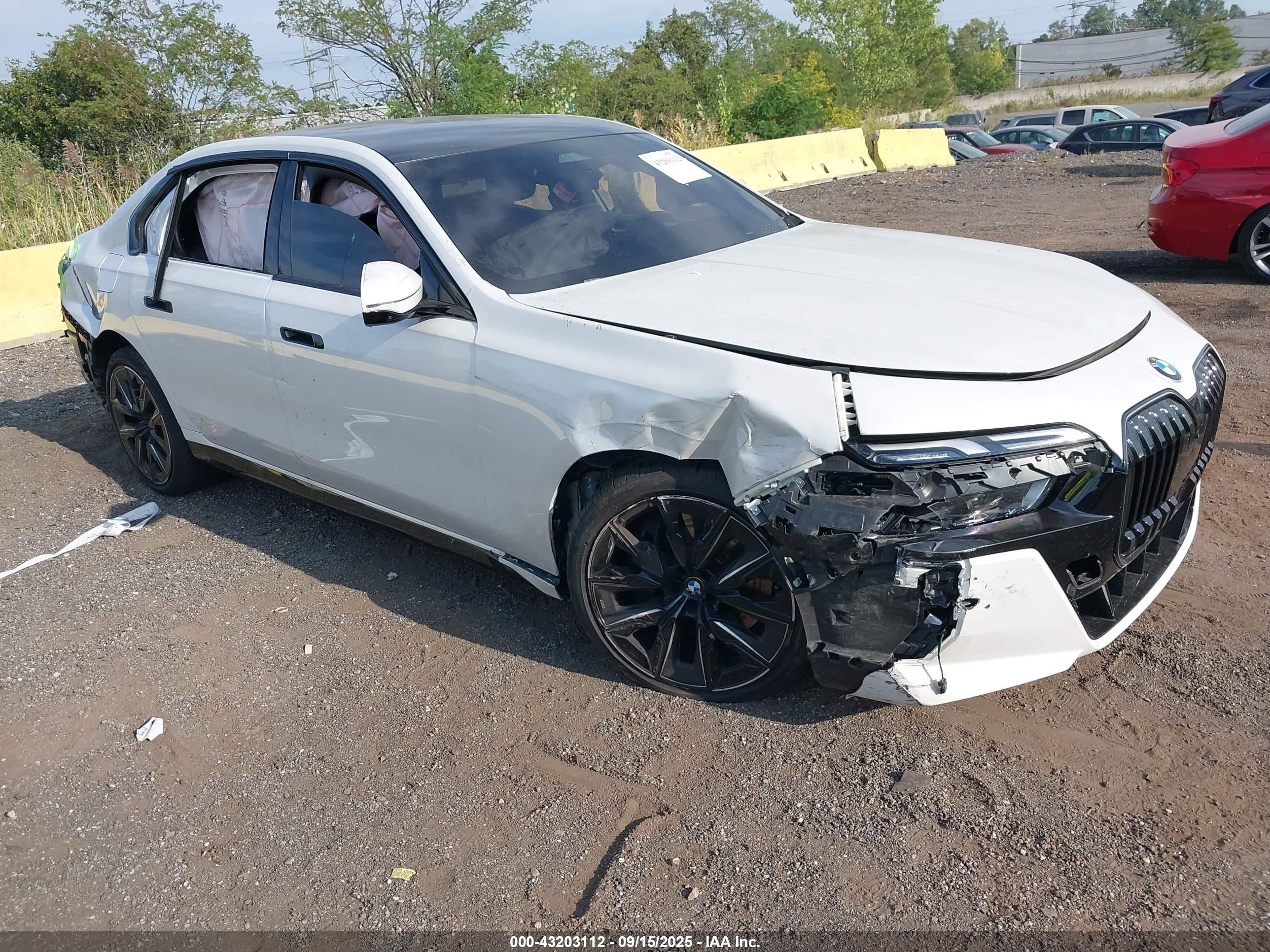 2025 Bmw 760 I Xdrive White vin: WBA33EJ01SCU74098