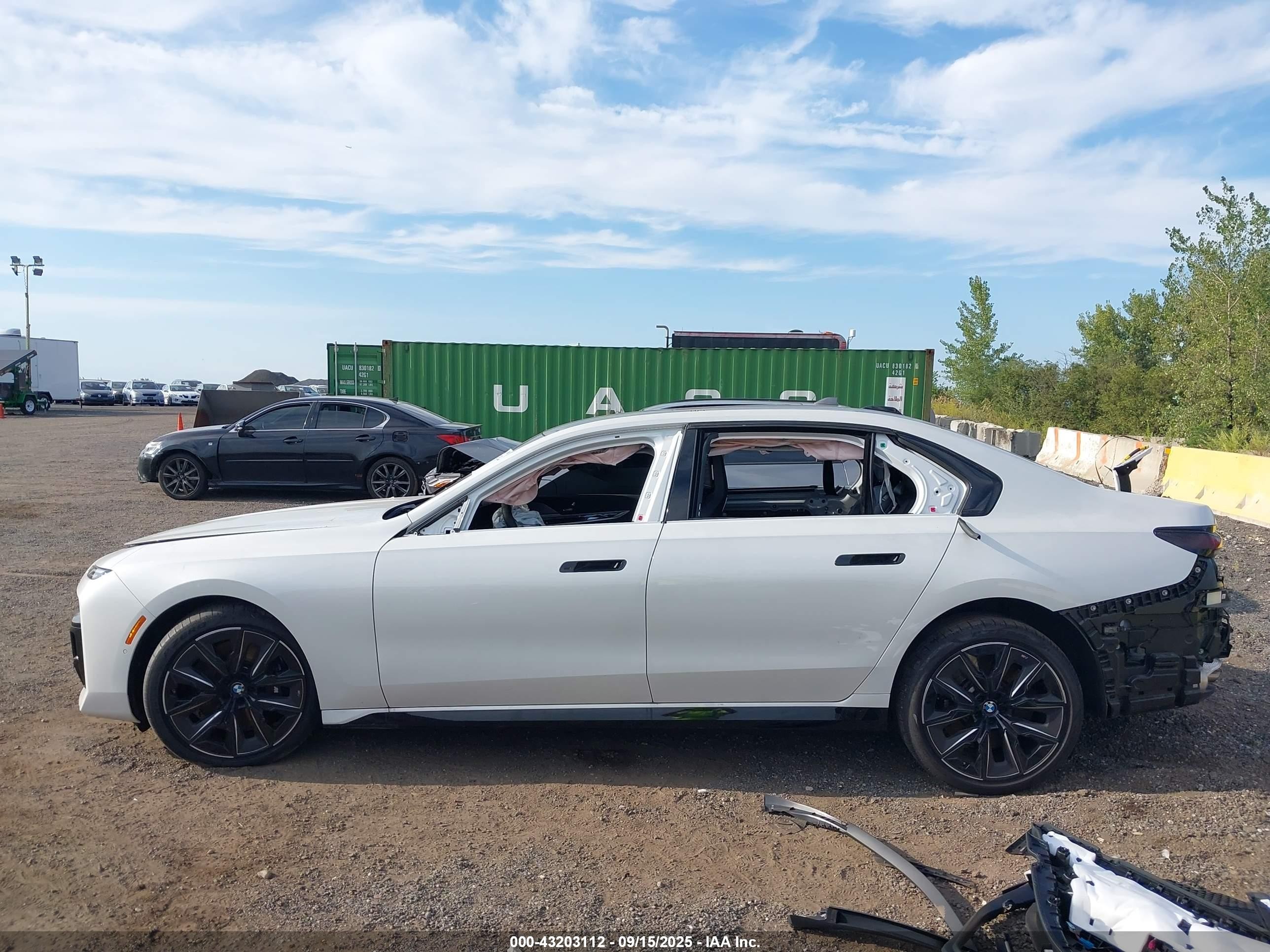 2025 Bmw 760 I Xdrive White vin: WBA33EJ01SCU74098