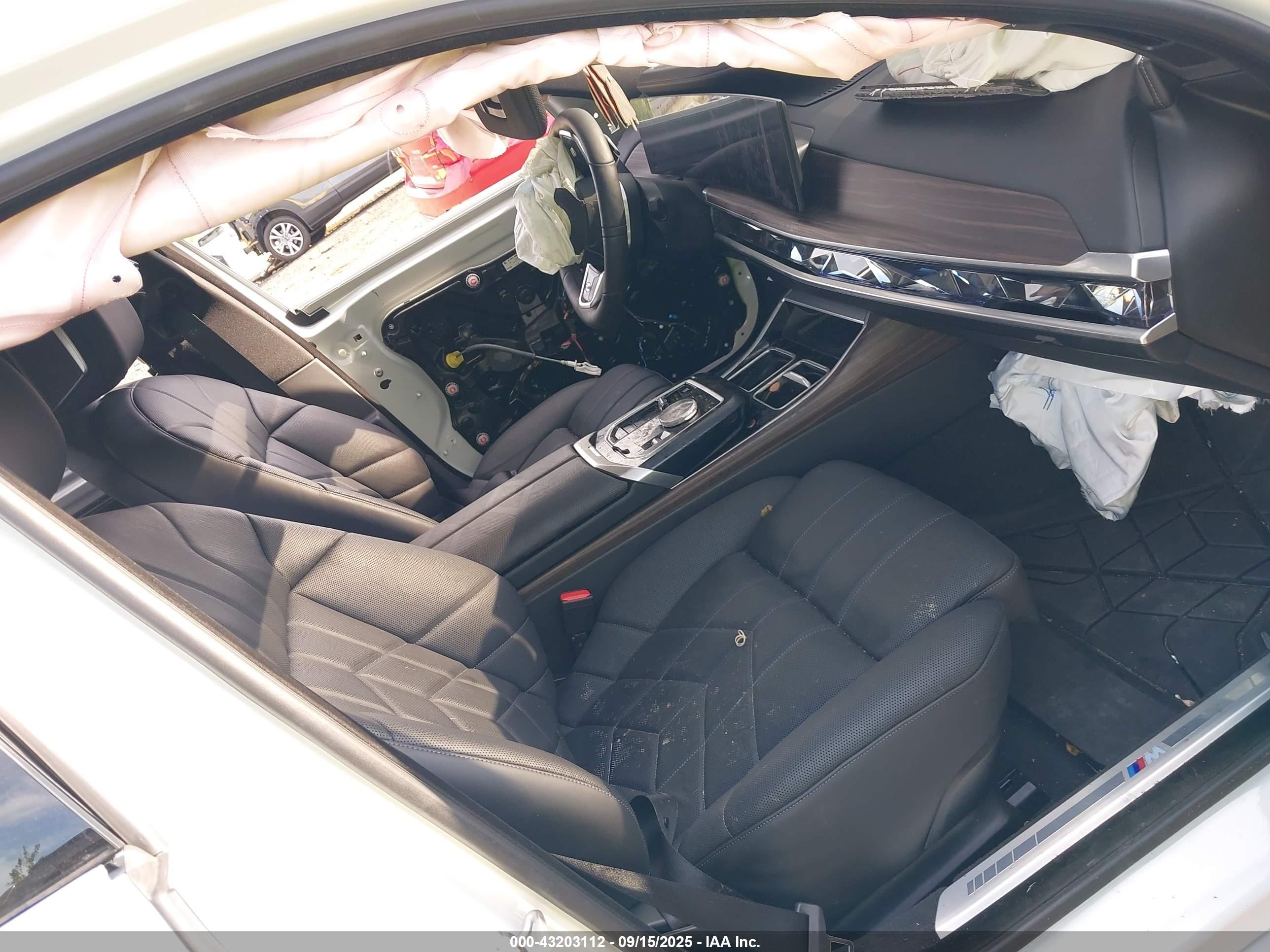 2025 Bmw 760 I Xdrive White vin: WBA33EJ01SCU74098