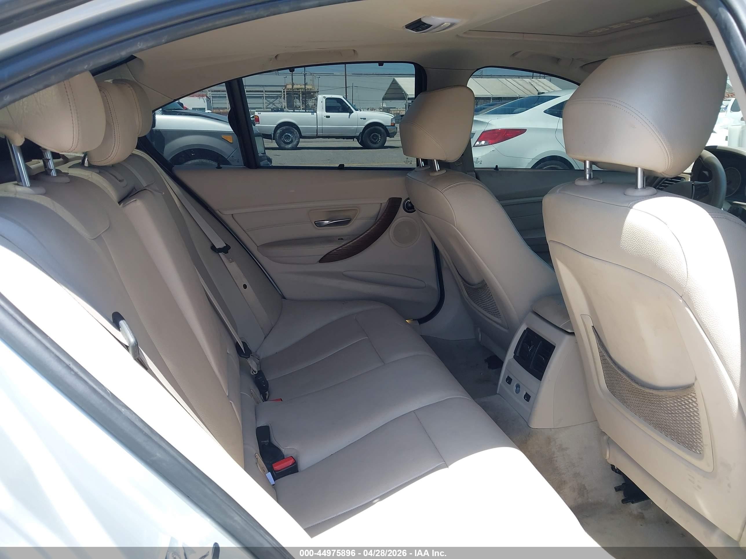 2012 Bmw 328i Silver vin: WBA3A5C50CF256359