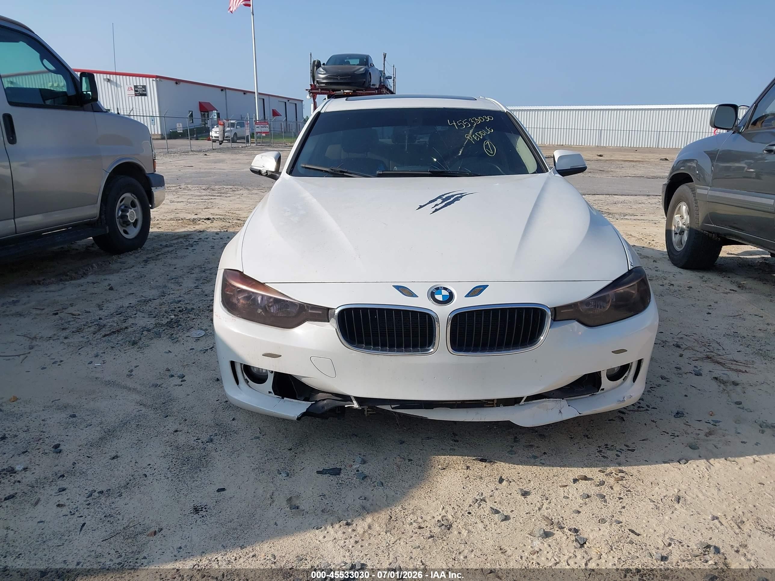 2013 Bmw 328i   White vin: WBA3A5C51DF600394