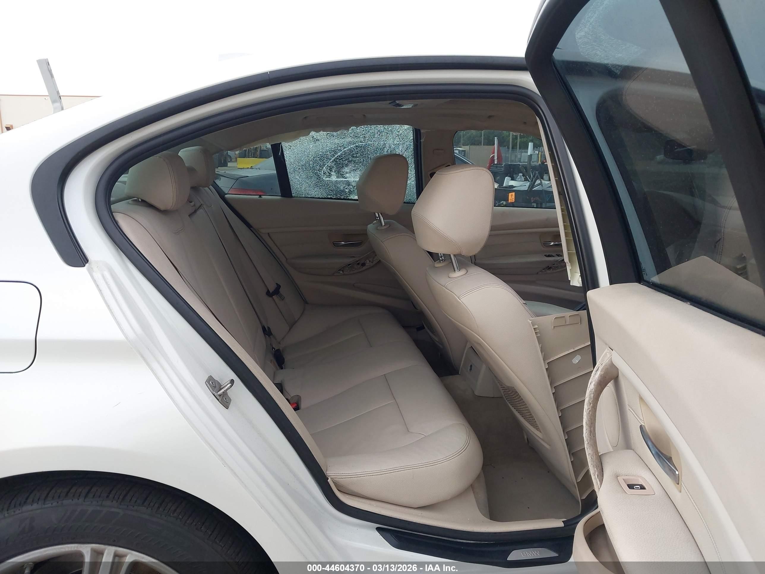2013 Bmw 328i   White vin: WBA3A5C52DF356609