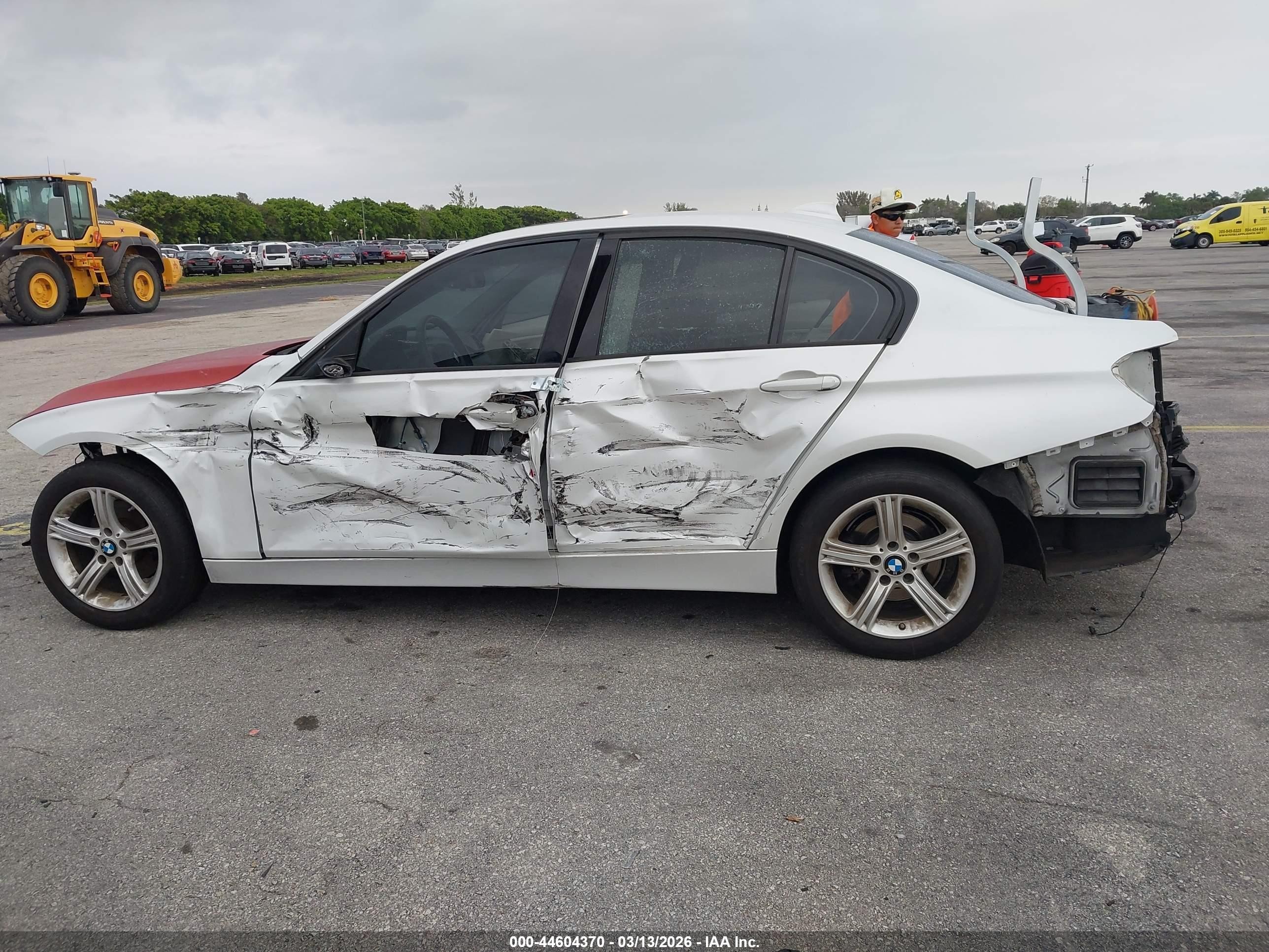 2013 Bmw 328i   White vin: WBA3A5C52DF356609