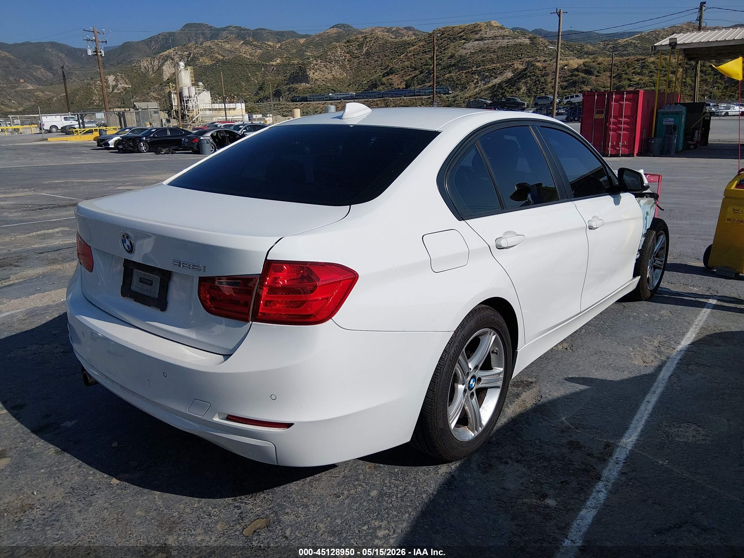 2013 Bmw 328i   White vin: WBA3A5C52DF603725
