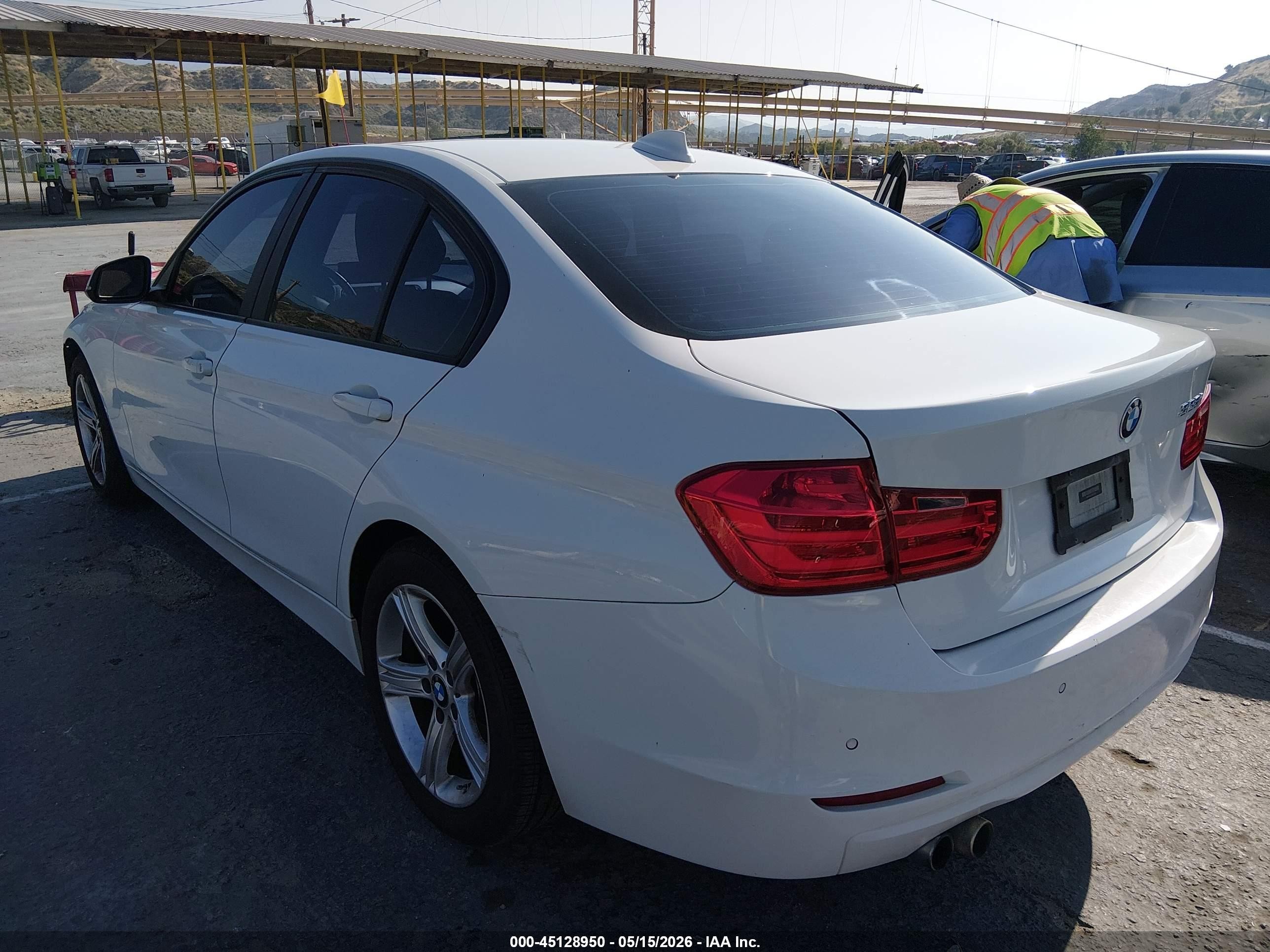 2013 Bmw 328i   White vin: WBA3A5C52DF603725