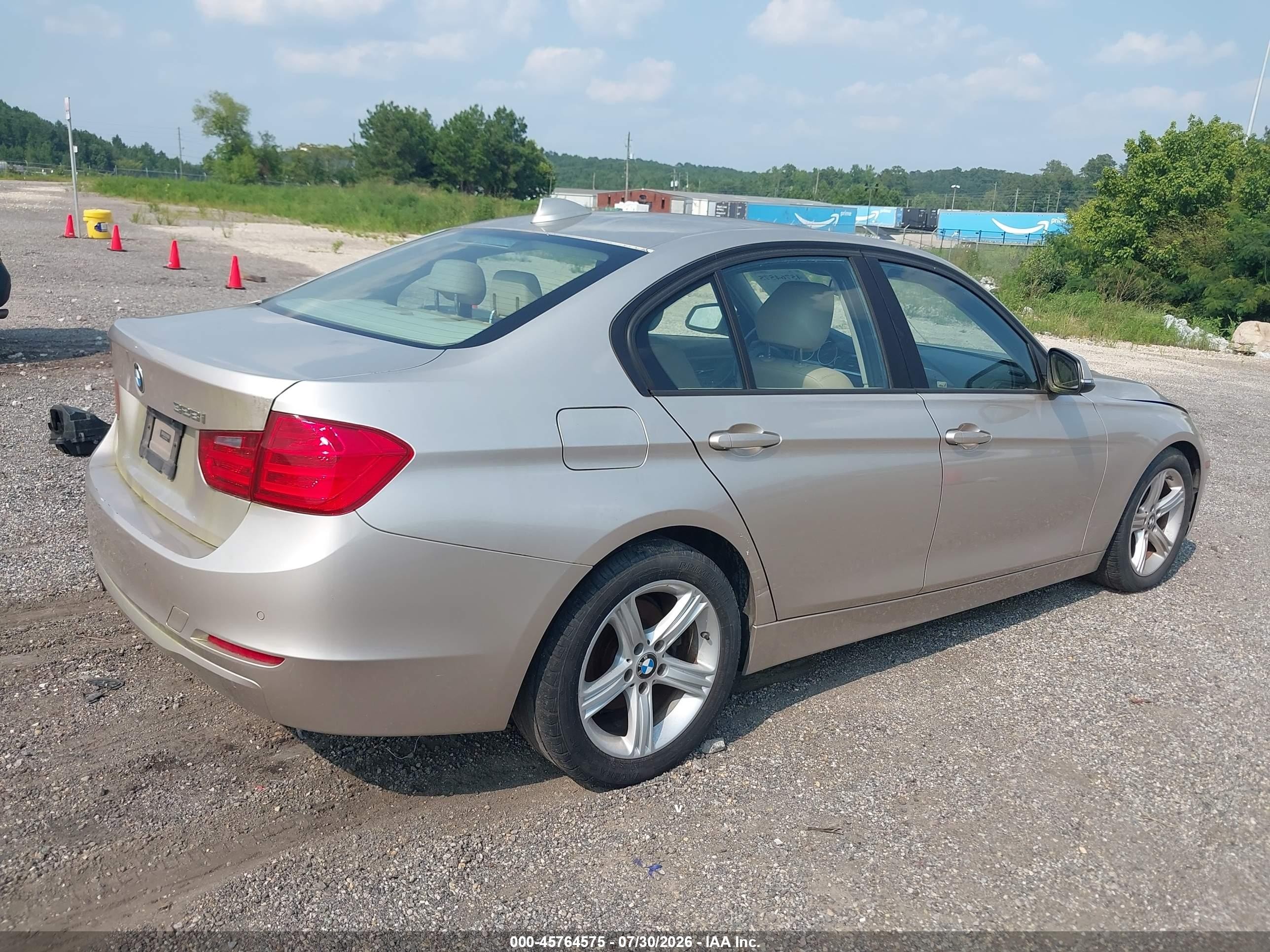 2014 Bmw 328i   Champagne vin: WBA3A5C52EJ463447