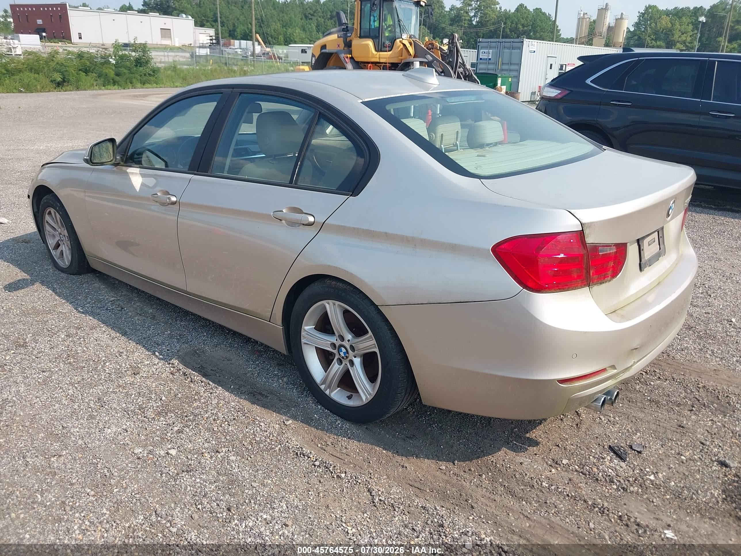 2014 Bmw 328i   Champagne vin: WBA3A5C52EJ463447