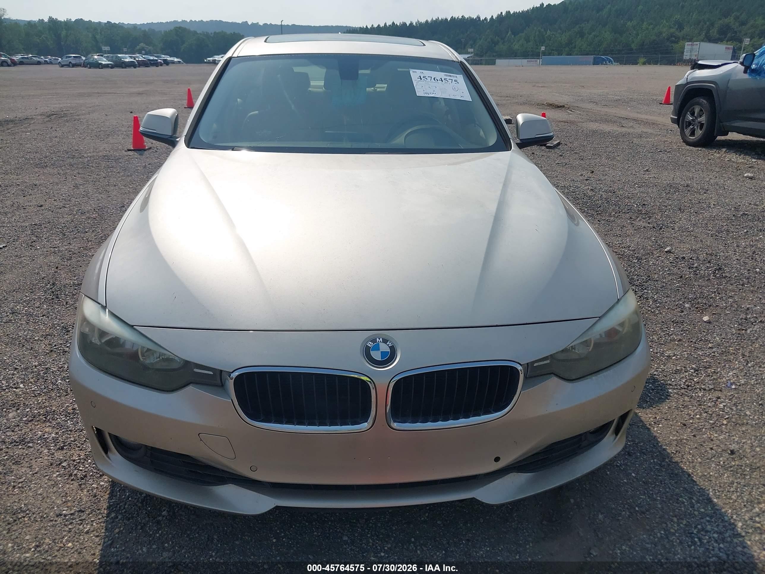 2014 Bmw 328i   Champagne vin: WBA3A5C52EJ463447