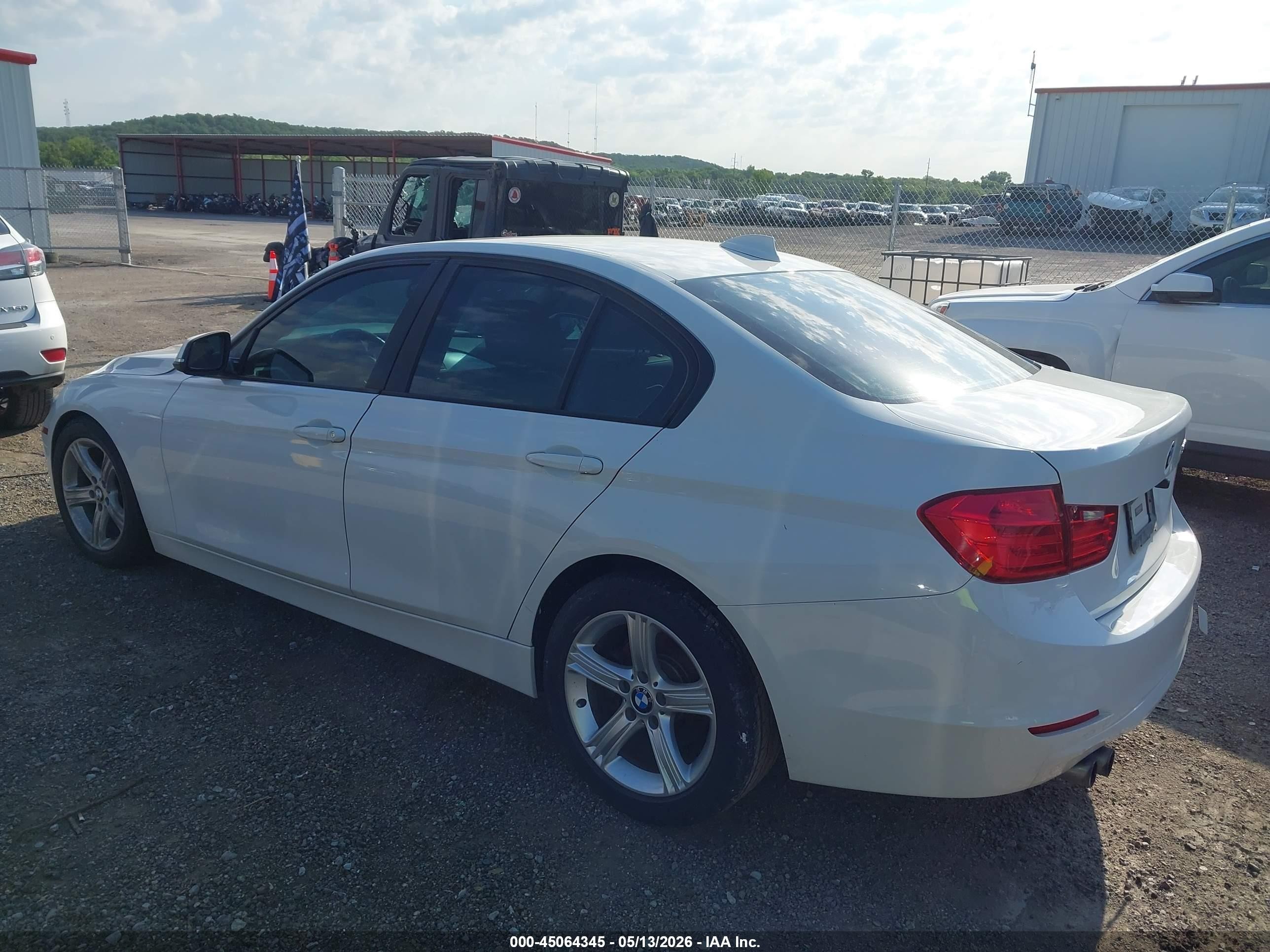 2013 Bmw 328i   White vin: WBA3A5C54DF355400