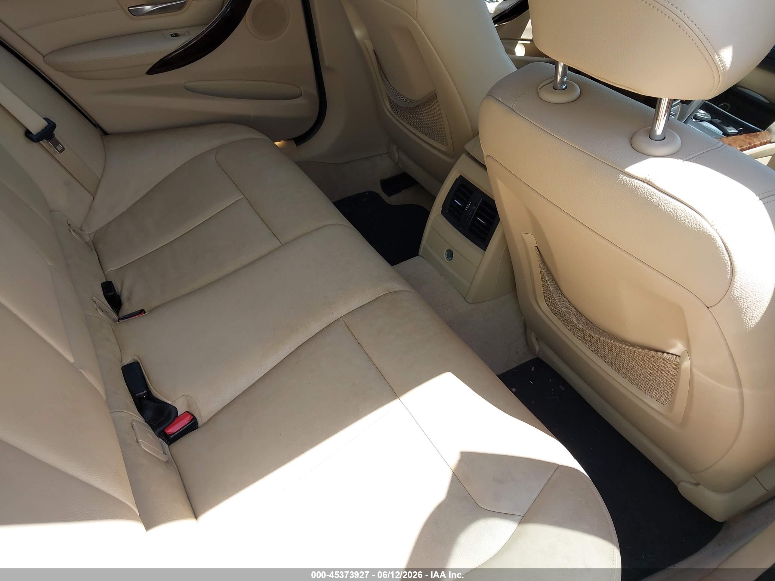 2014 Bmw 328i   Champagne vin: WBA3A5C54EJ463563