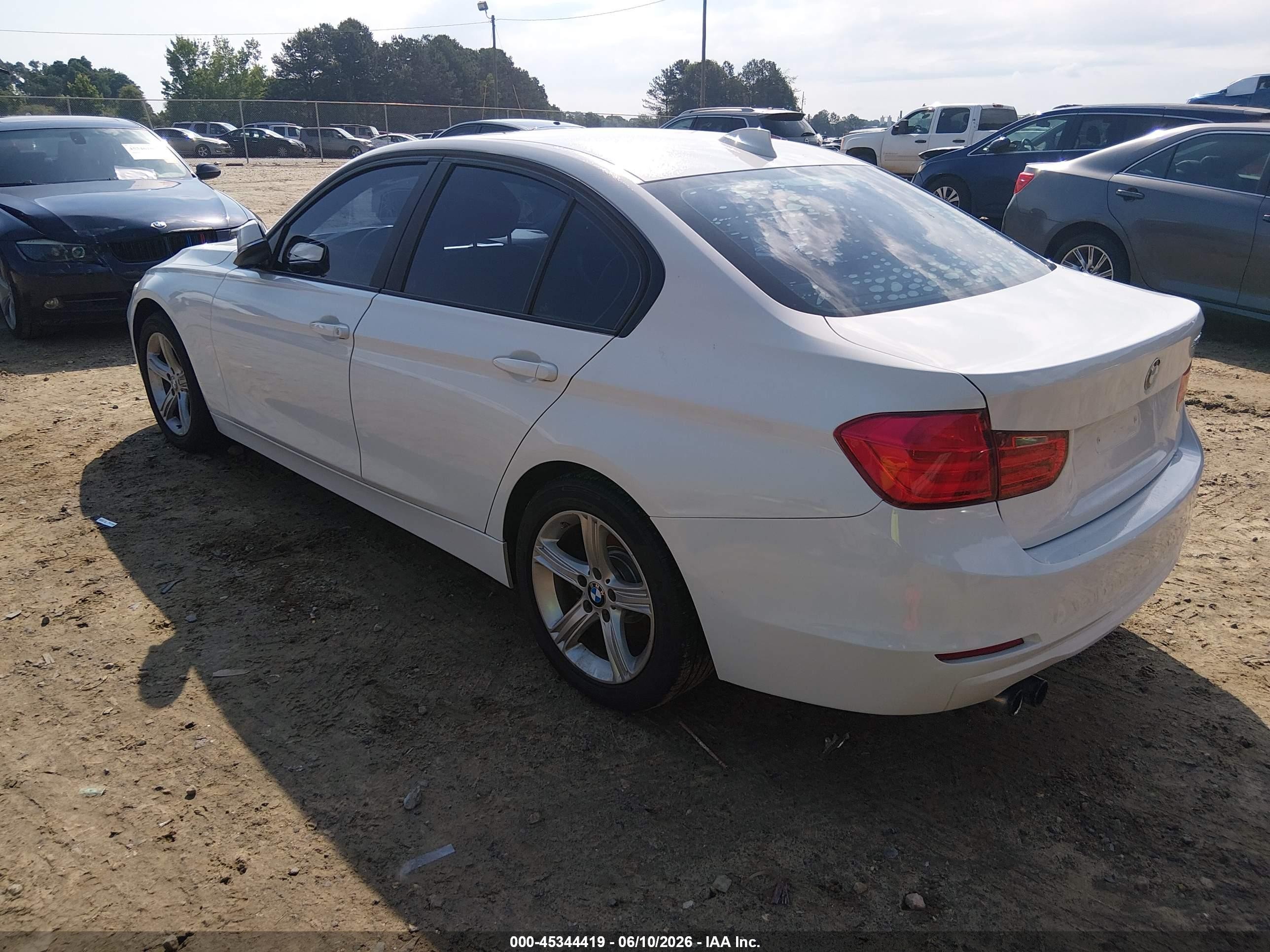 2012 Bmw 328i   White vin: WBA3A5C55CF344114
