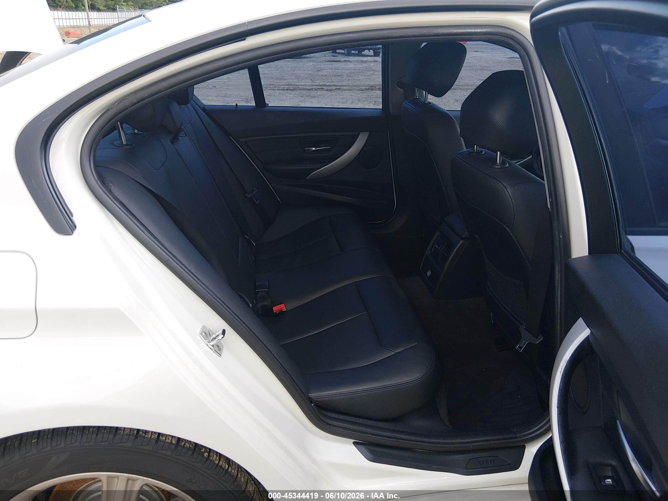2012 Bmw 328i   White vin: WBA3A5C55CF344114