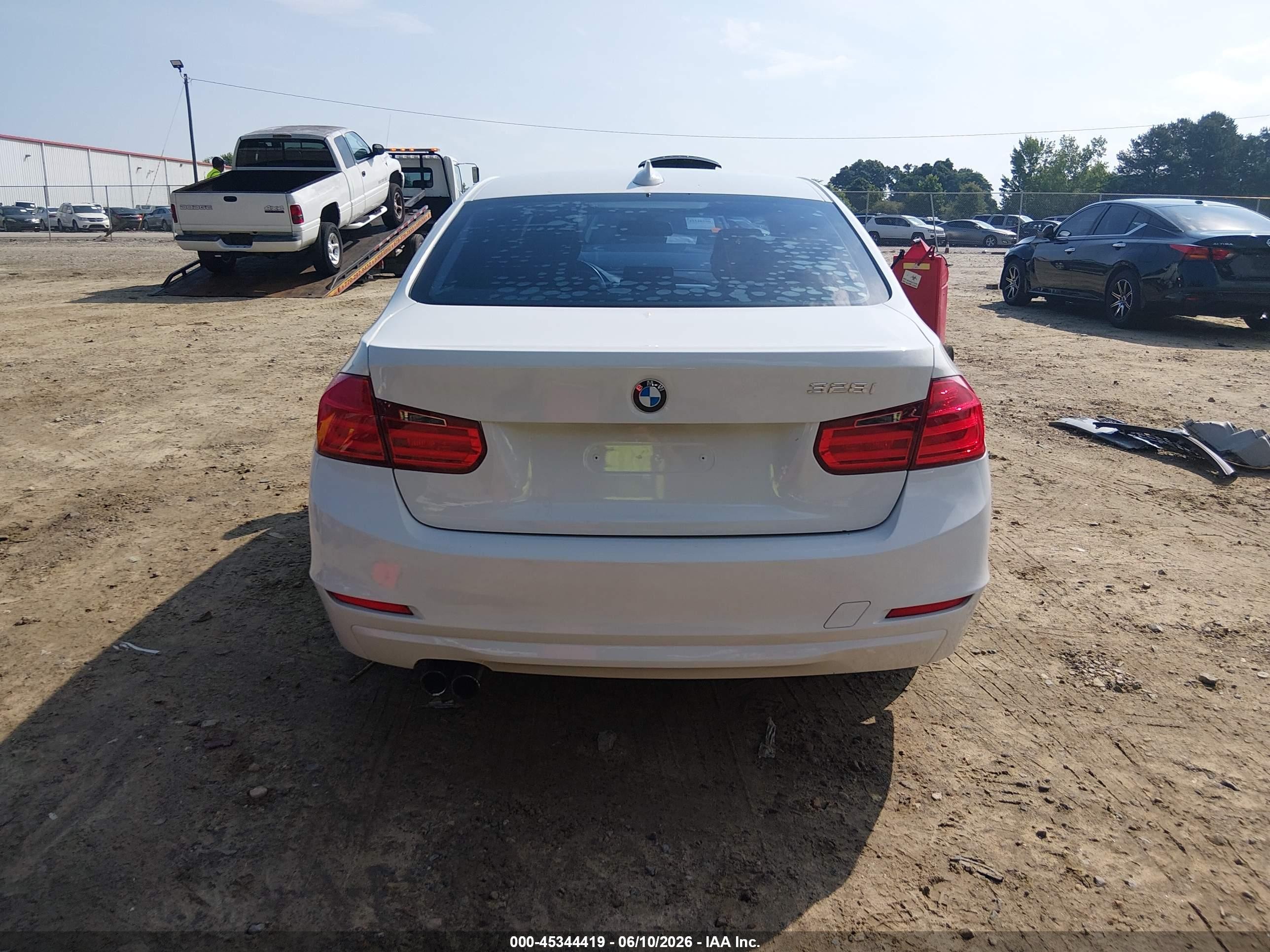 2012 Bmw 328i   White vin: WBA3A5C55CF344114
