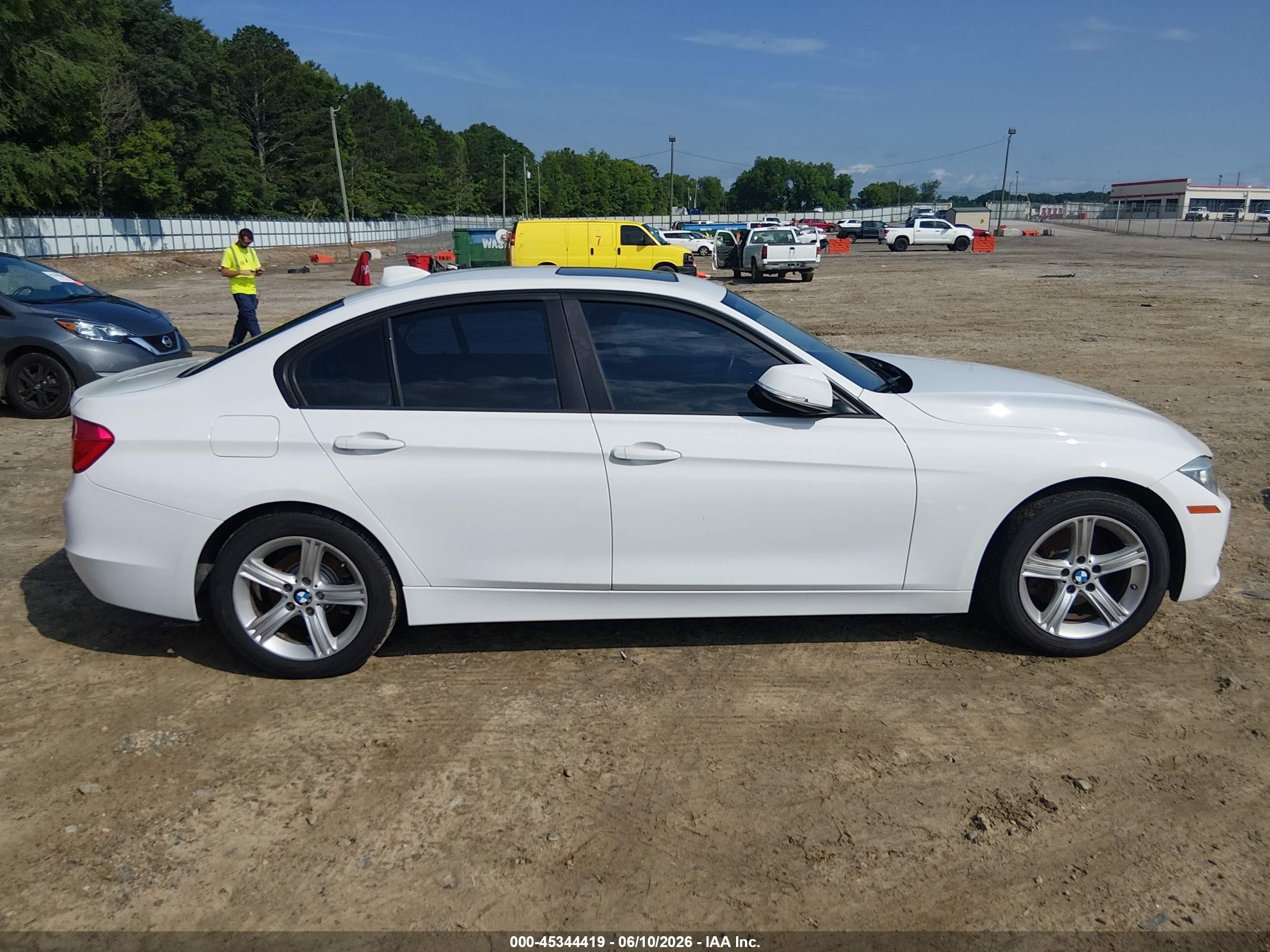 2012 Bmw 328i   White vin: WBA3A5C55CF344114