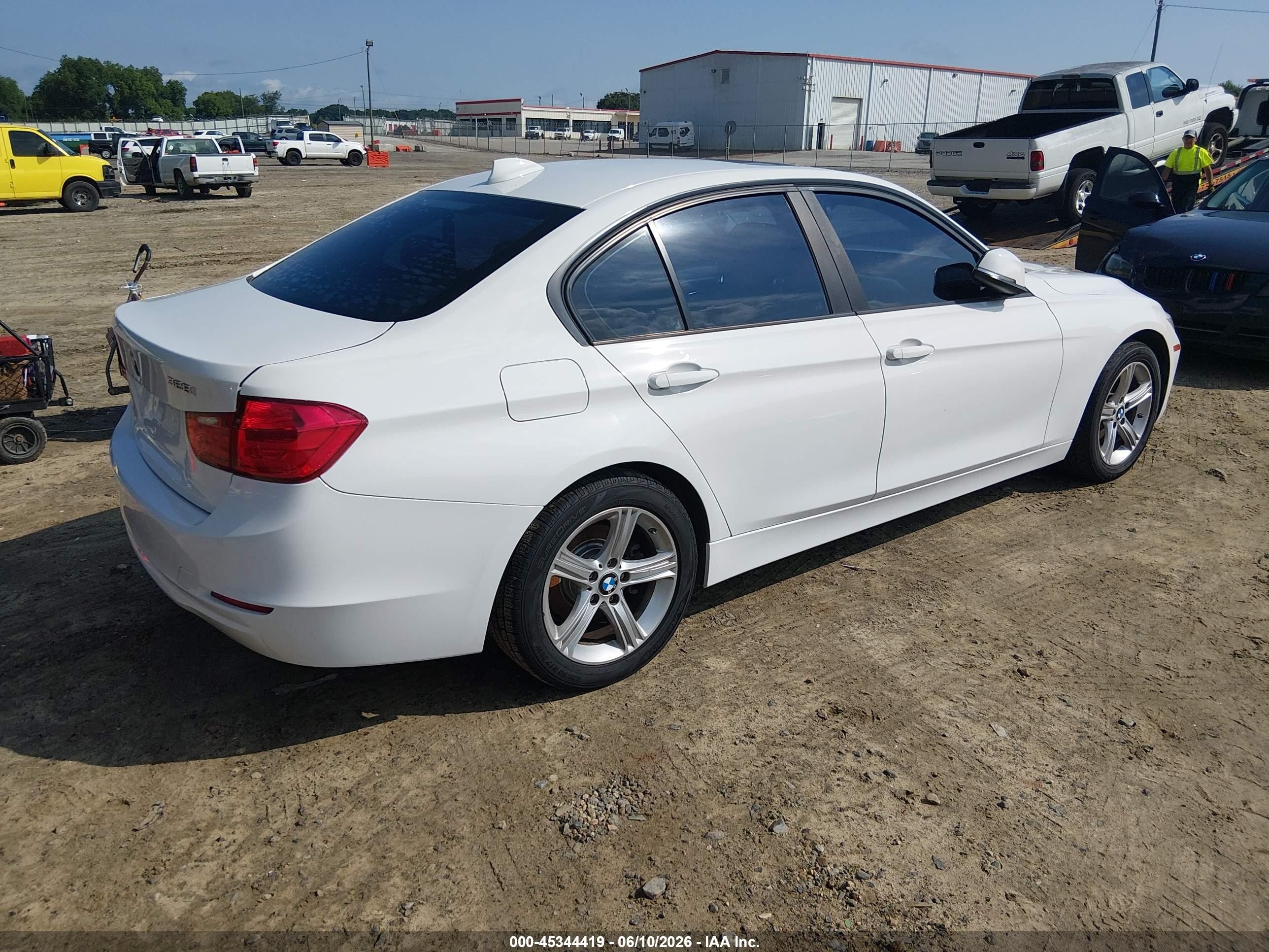 2012 Bmw 328i   White vin: WBA3A5C55CF344114