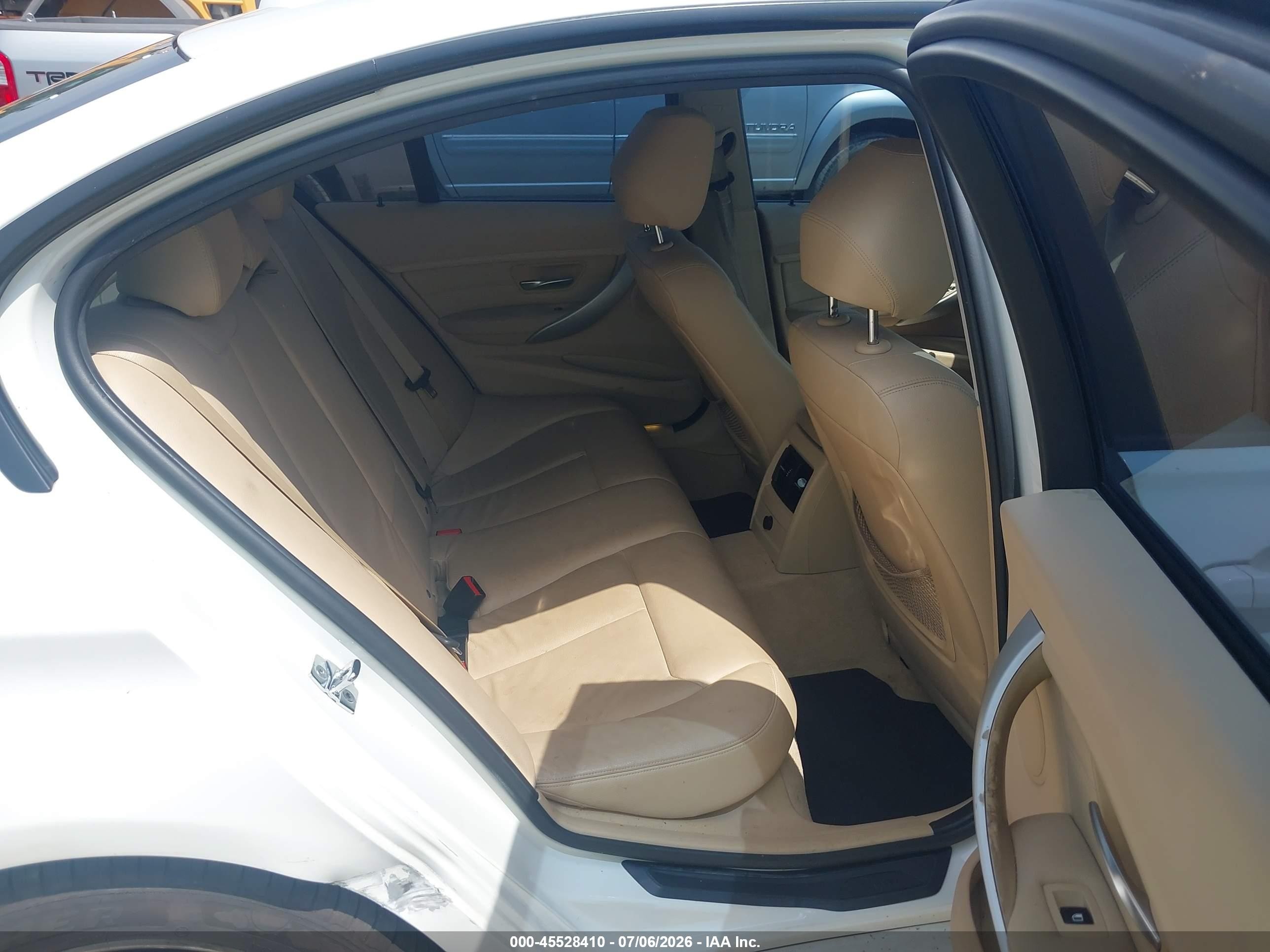 2012 Bmw 328i   White vin: WBA3A5C55CF349099