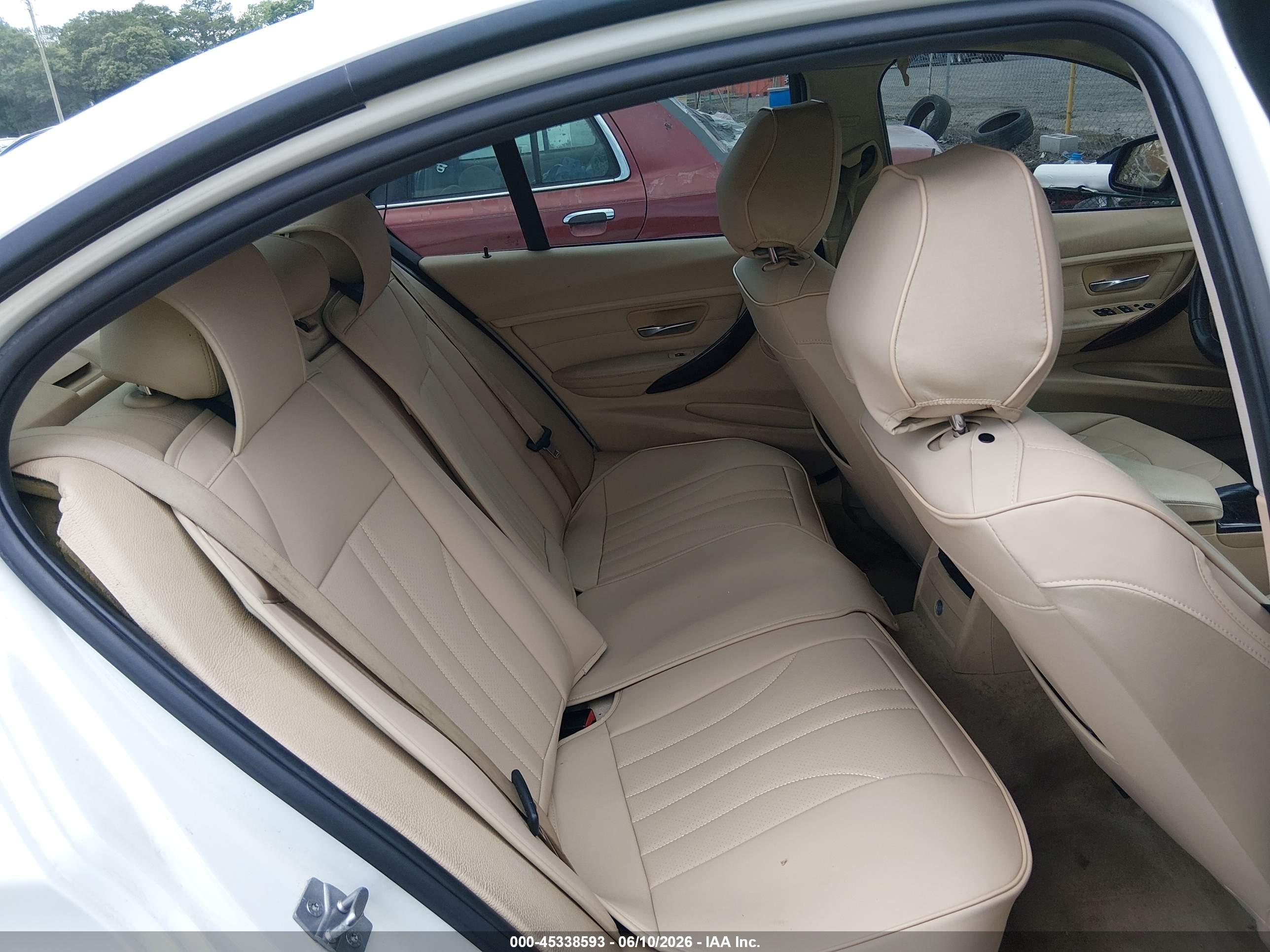 2014 Bmw 328i Белый vin: WBA3A5C55EF605129