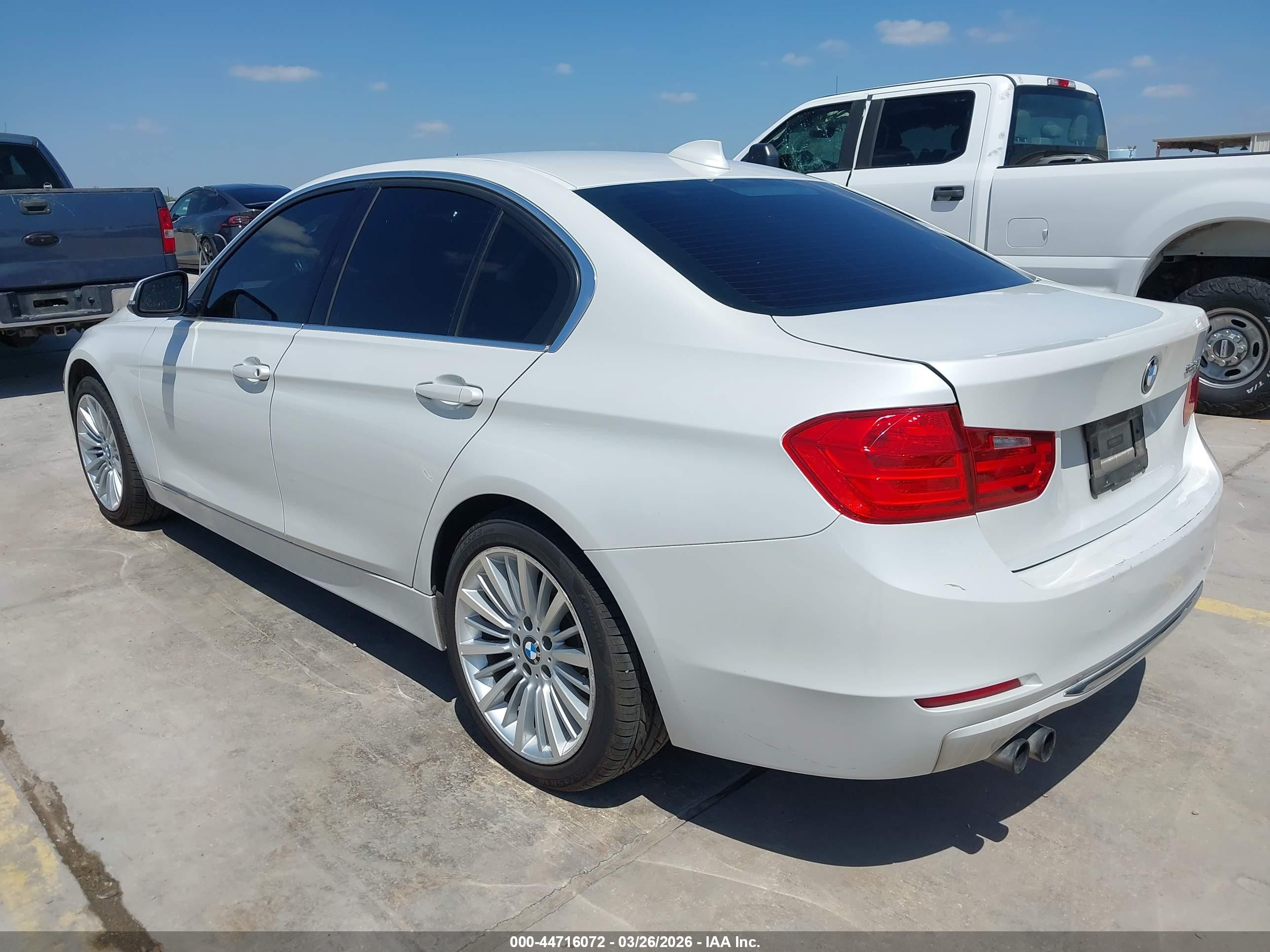 2012 Bmw 328i   White vin: WBA3A5C56CF347510