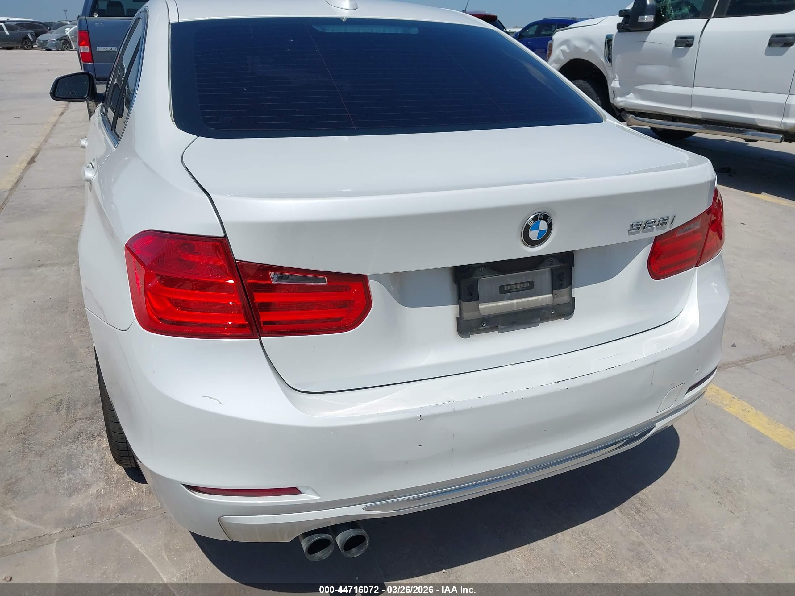 2012 Bmw 328i   White vin: WBA3A5C56CF347510