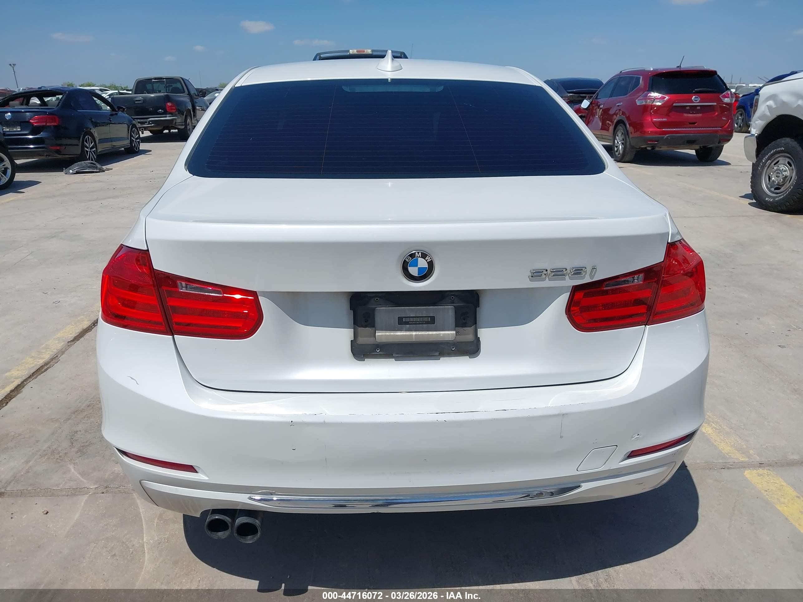2012 Bmw 328i   White vin: WBA3A5C56CF347510