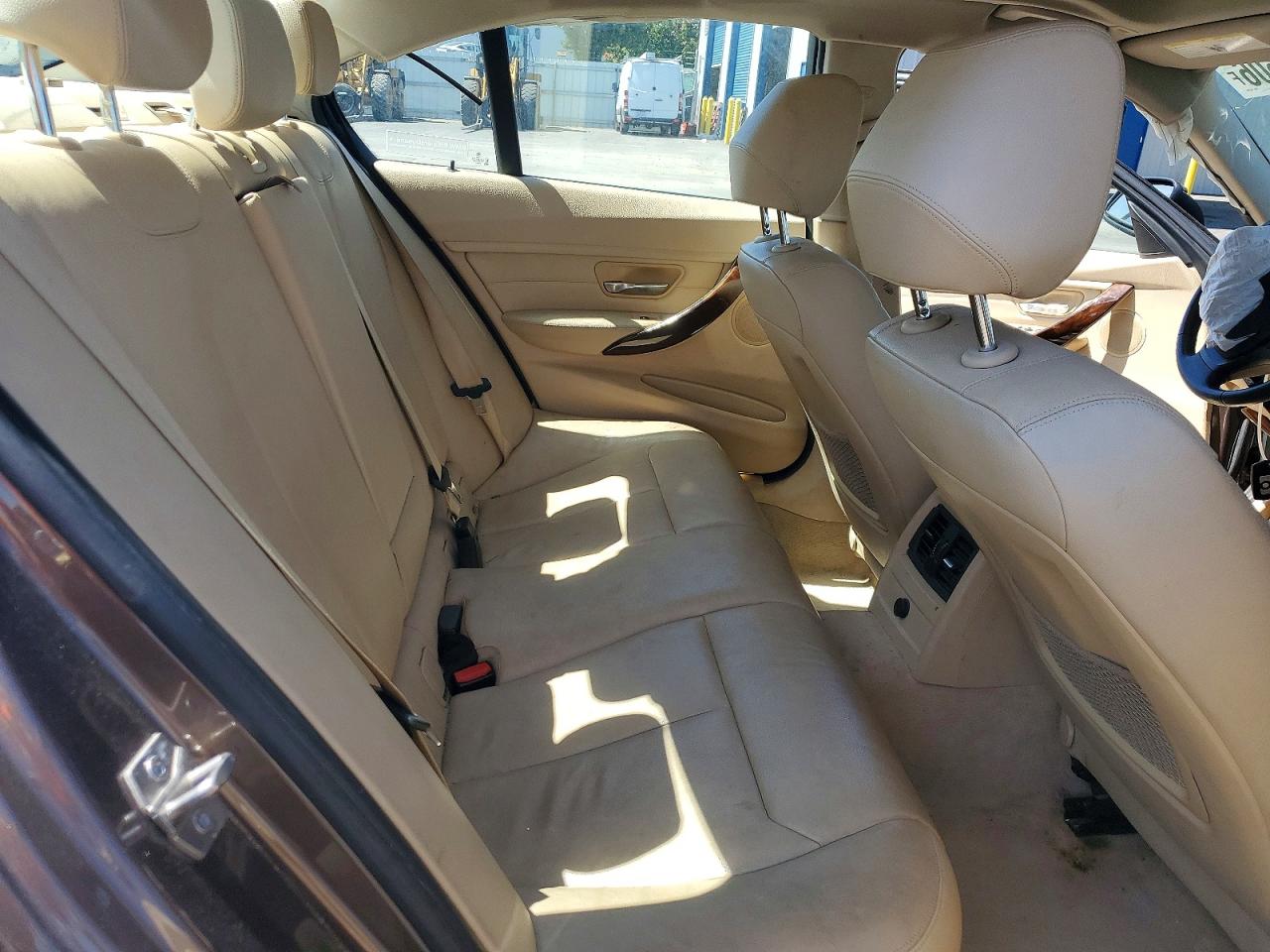 2013 Bmw 328 I Коричневый vin: WBA3A5C56DF352806