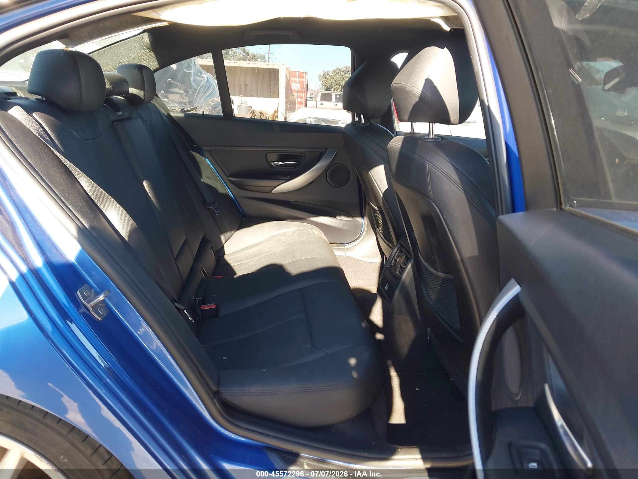 2013 Bmw 328i Синий vin: WBA3A5C56DF353910