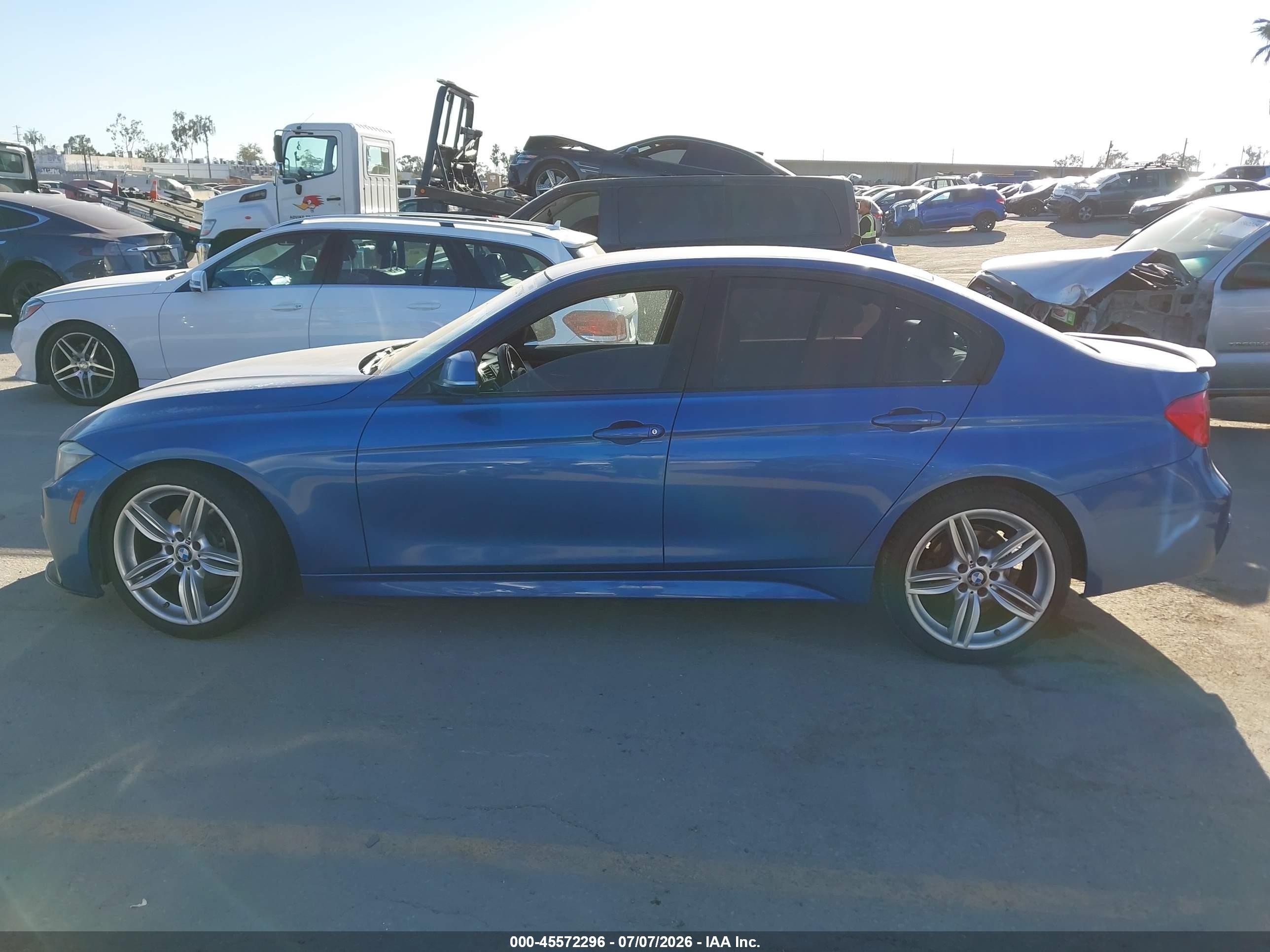 2013 Bmw 328i Синий vin: WBA3A5C56DF353910