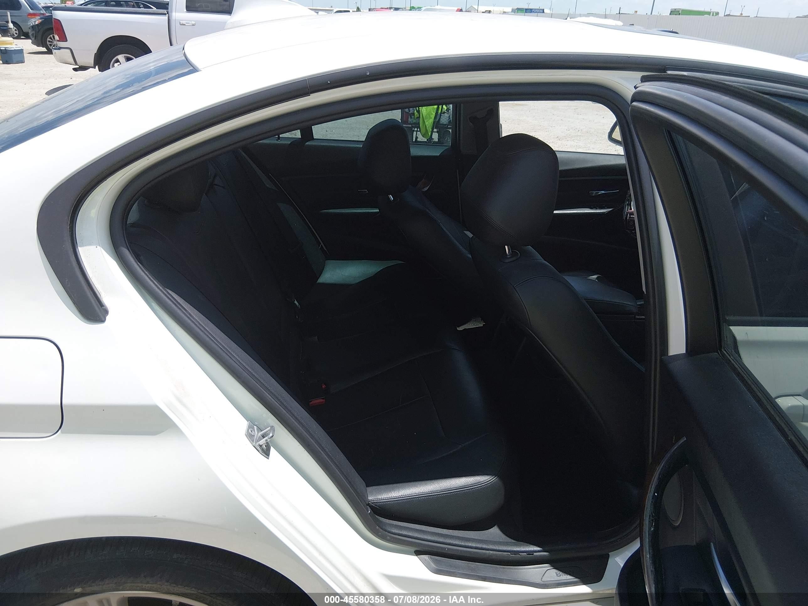 2014 Bmw 328i   Белый vin: WBA3A5C57EP602002