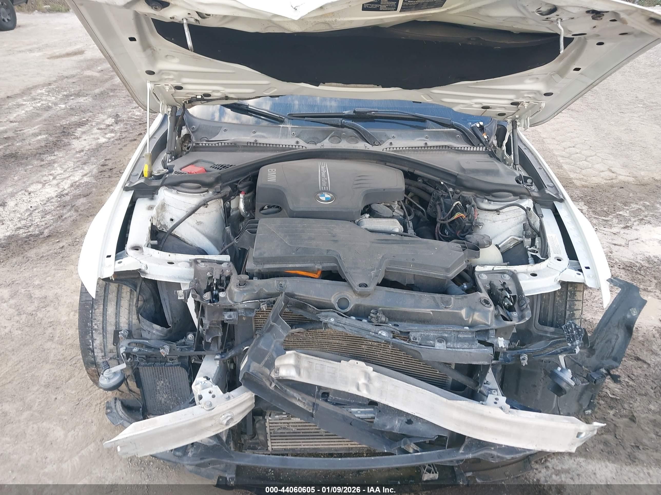 2013 Bmw 328i Белый vin: WBA3A5C59DF355392