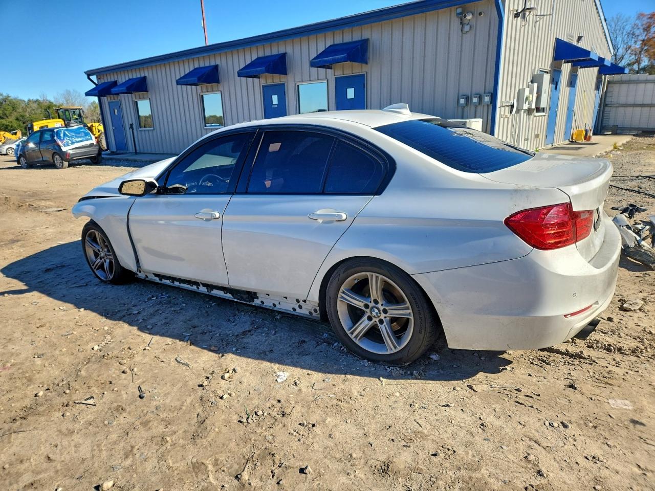 2015 Bmw 328 I Белый vin: WBA3A5C59FF607841