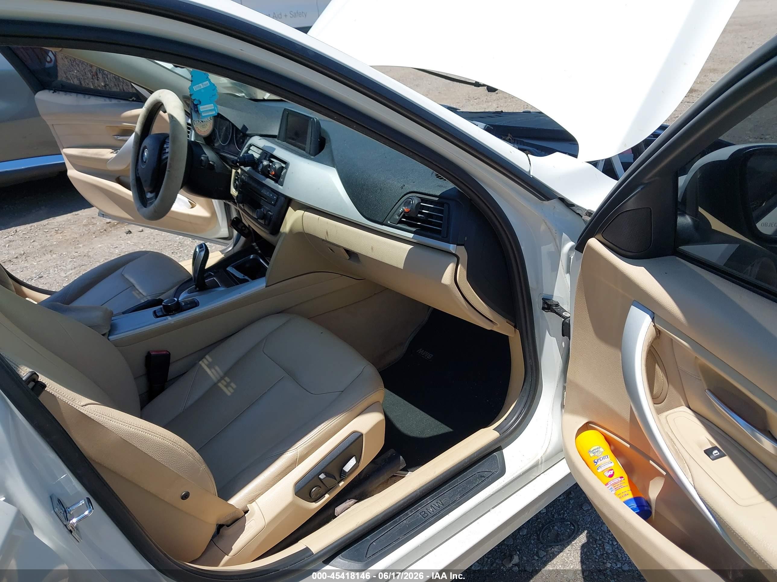 2012 Bmw 328i   Белый vin: WBA3A5C5XCF347316