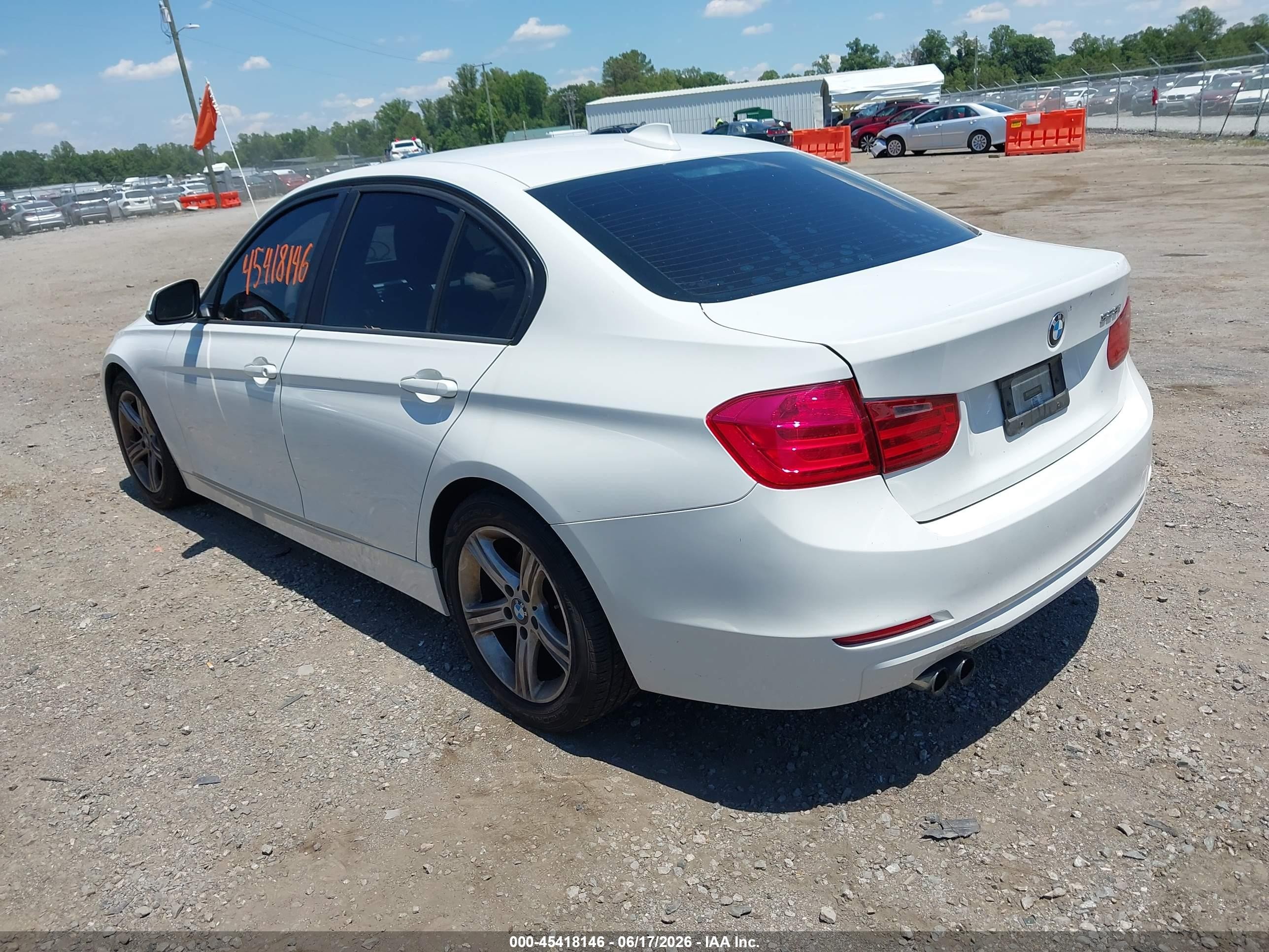 2012 Bmw 328i   Белый vin: WBA3A5C5XCF347316