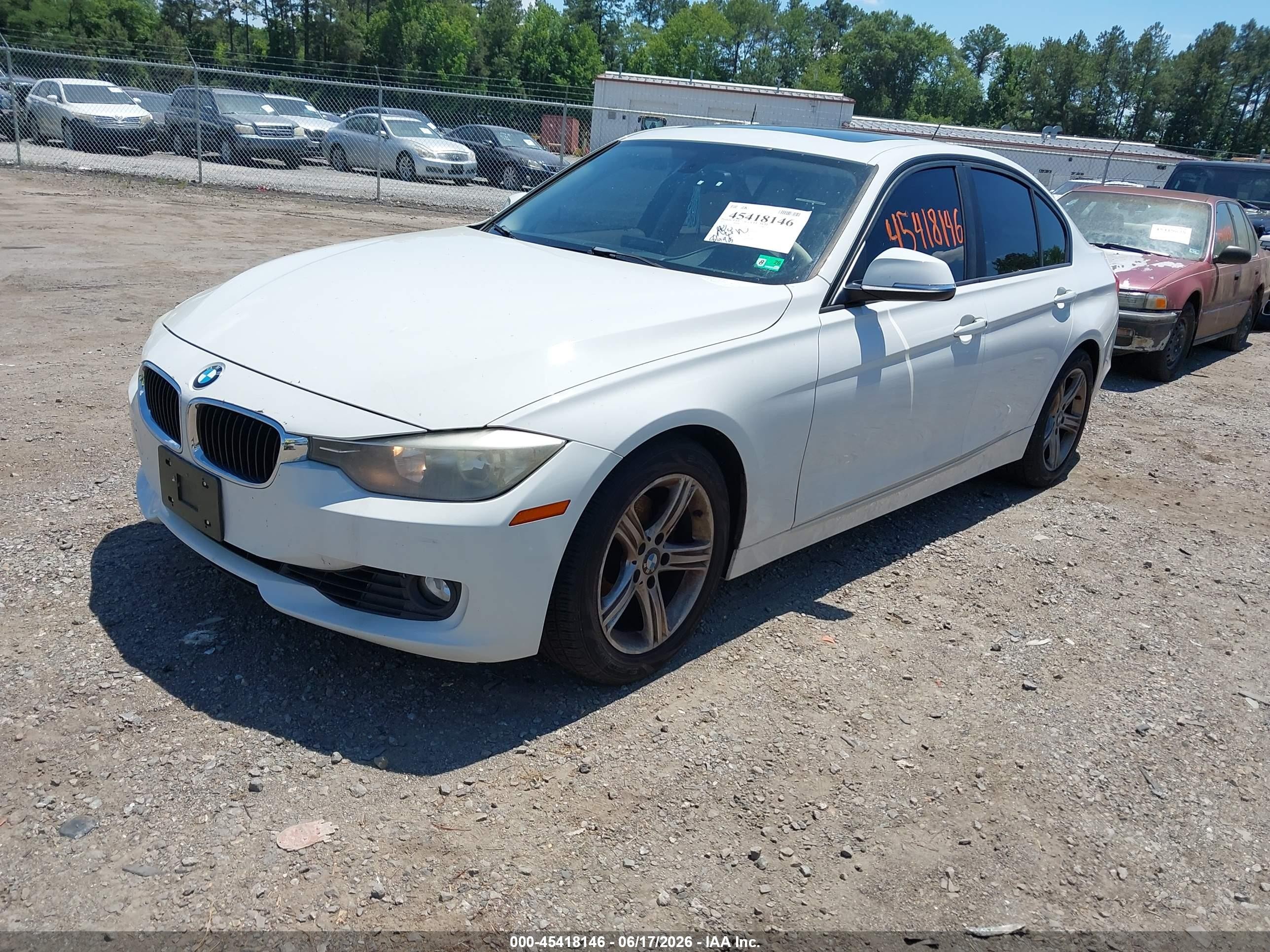 2012 Bmw 328i   Белый vin: WBA3A5C5XCF347316