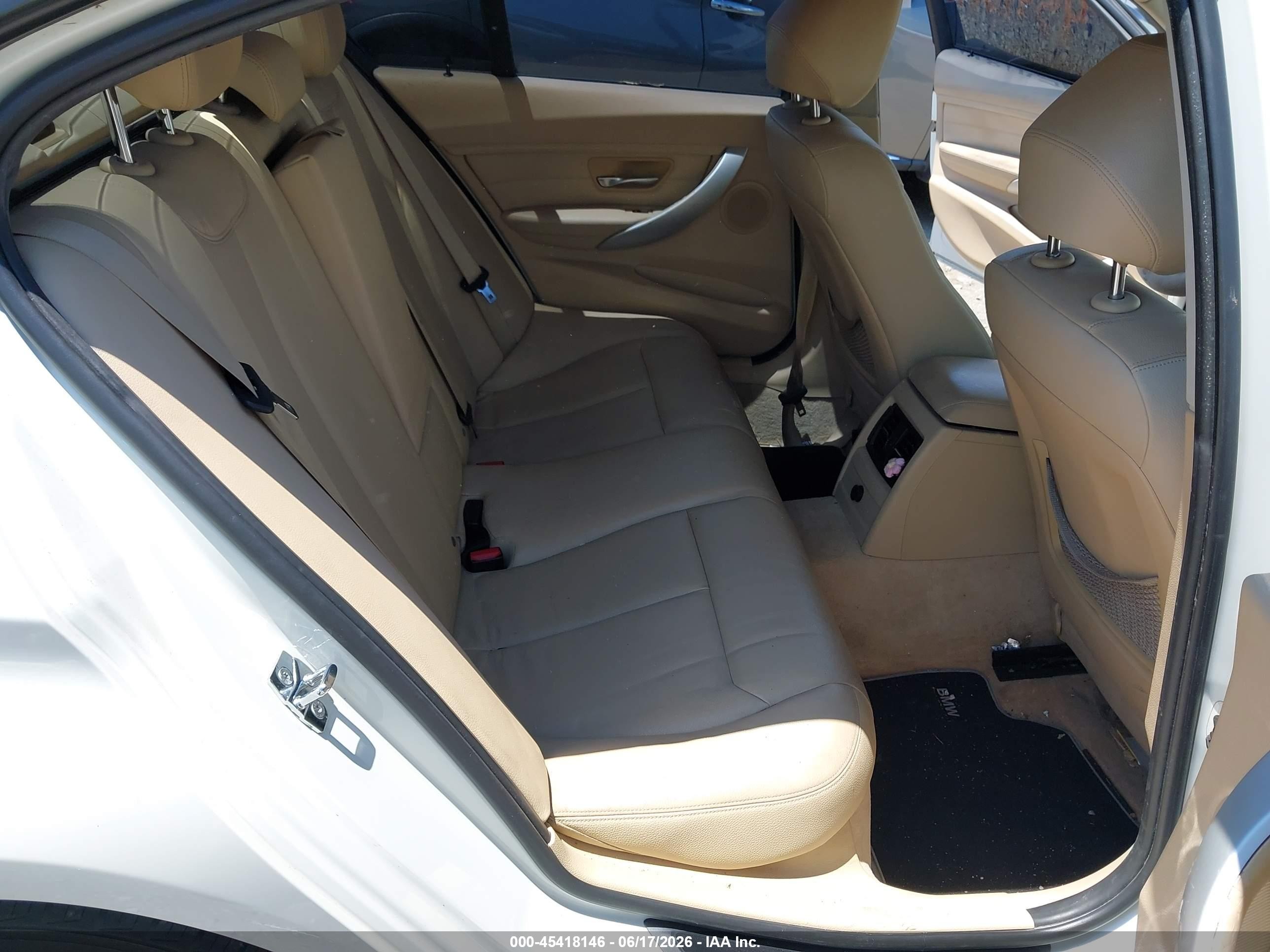 2012 Bmw 328i   Белый vin: WBA3A5C5XCF347316