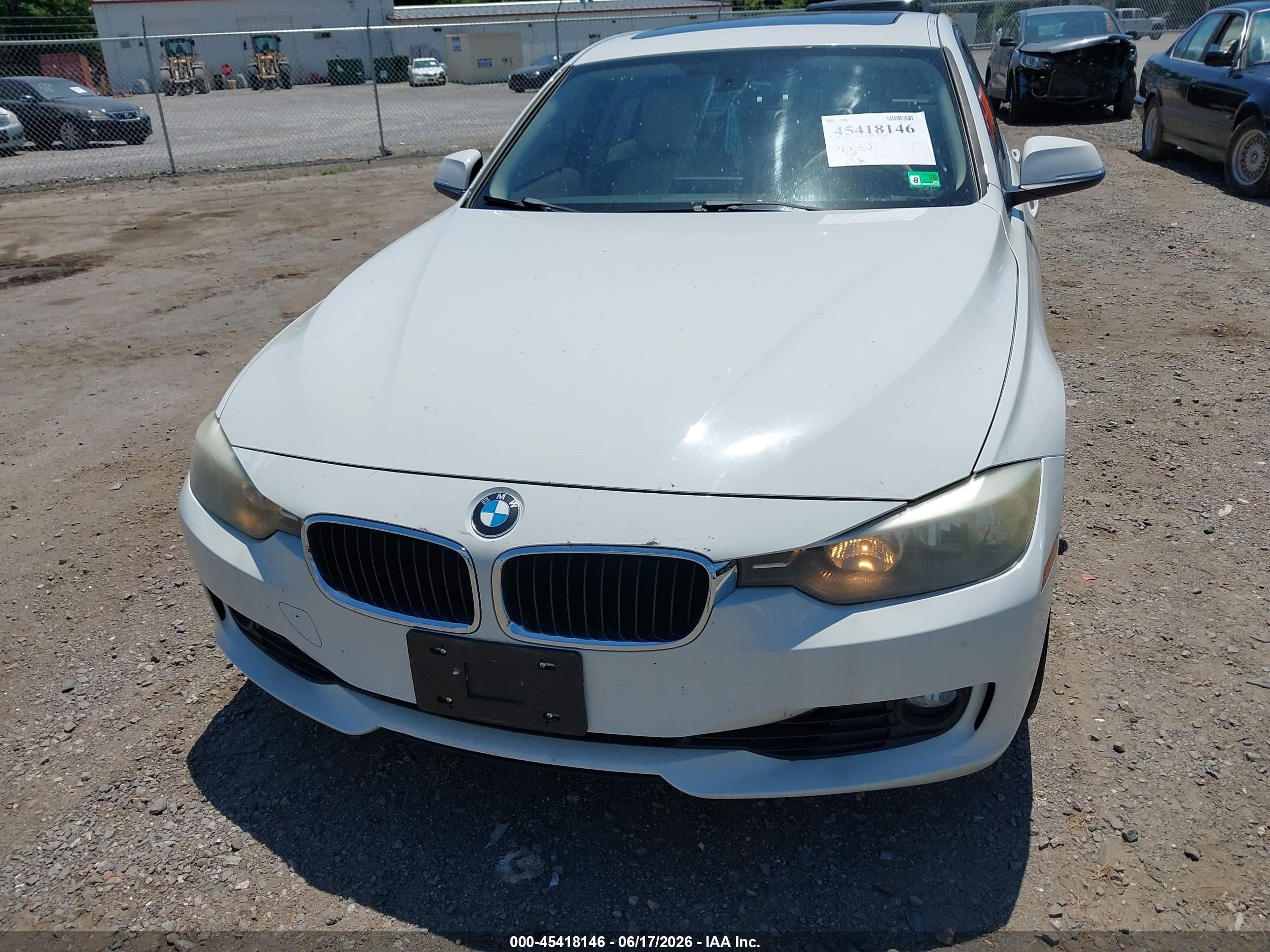 2012 Bmw 328i   Белый vin: WBA3A5C5XCF347316
