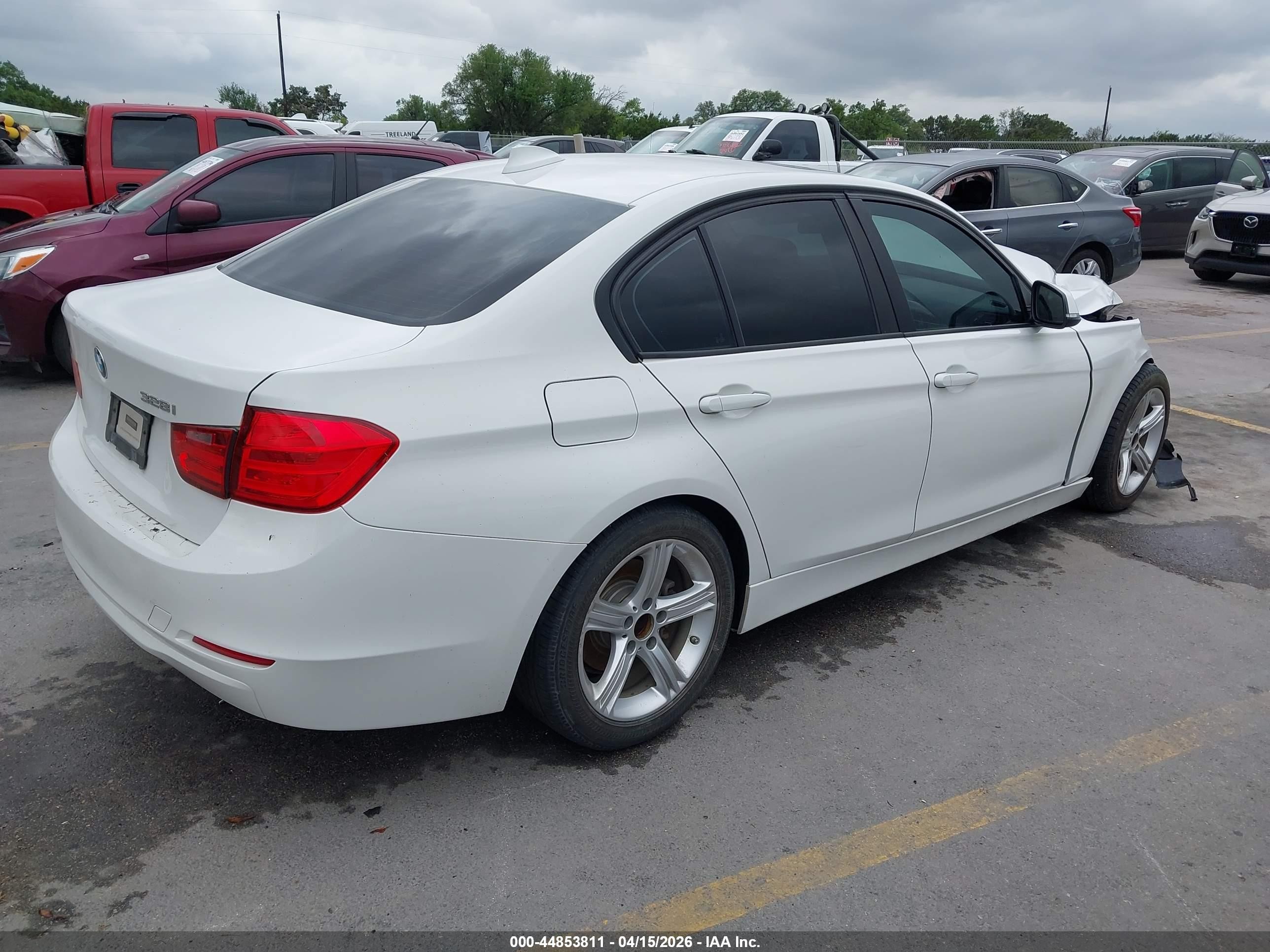 2013 Bmw 328i   White vin: WBA3A5C5XDF354025