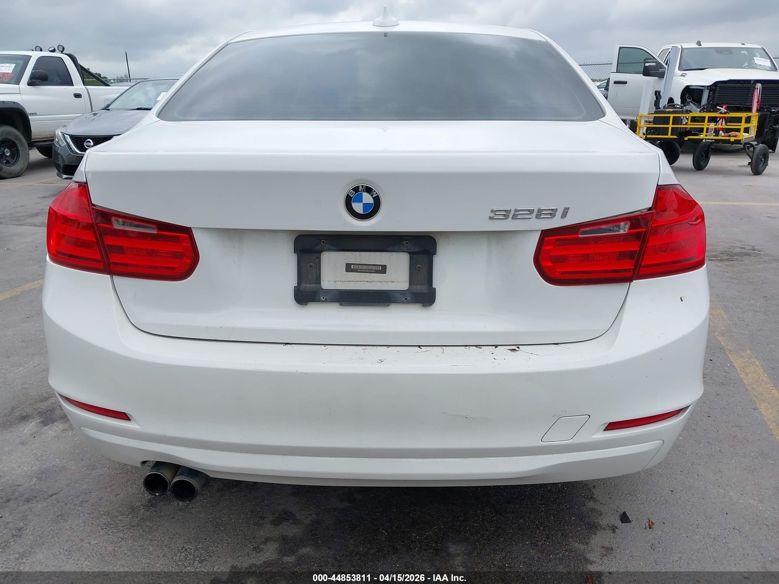2013 Bmw 328i   White vin: WBA3A5C5XDF354025