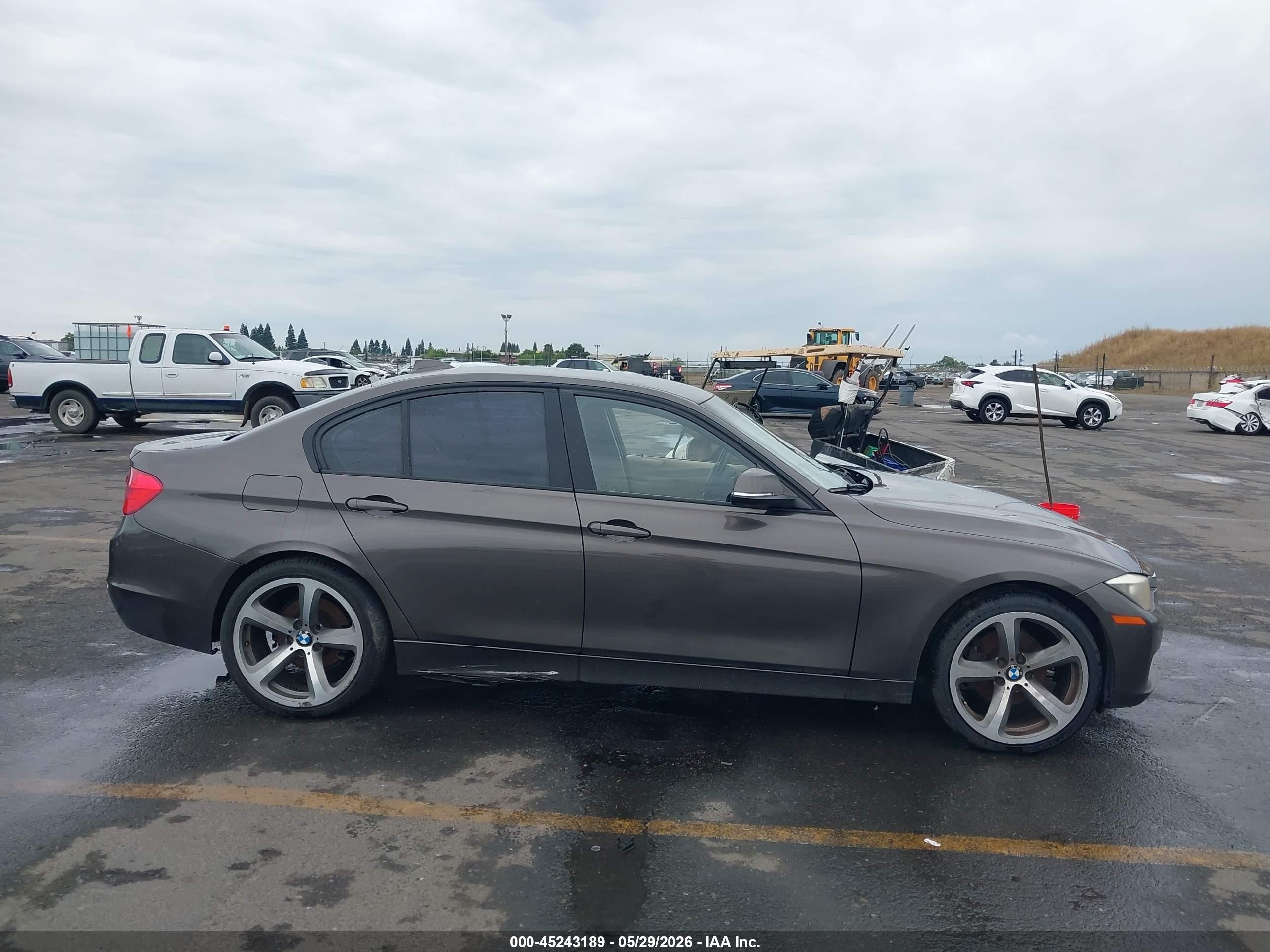 2013 Bmw 328i   Beige vin: WBA3A5C5XDF354896