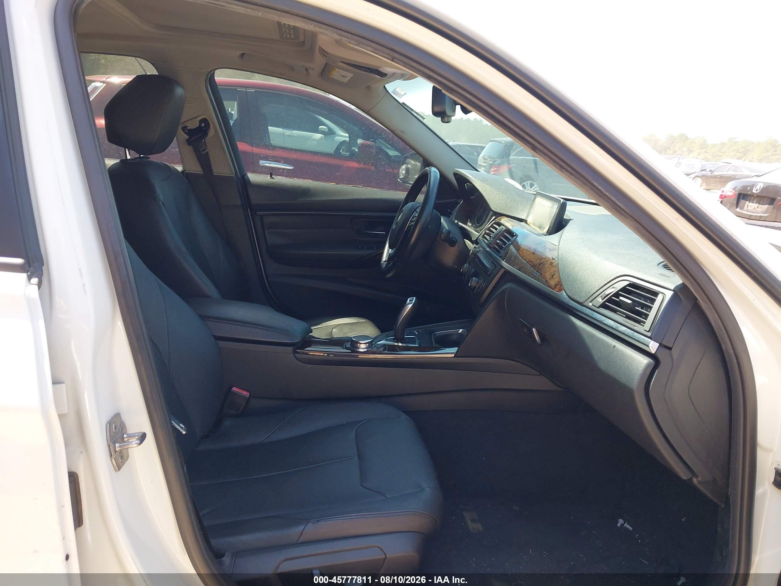 2015 Bmw 328i   Белый vin: WBA3A5C5XFF609405