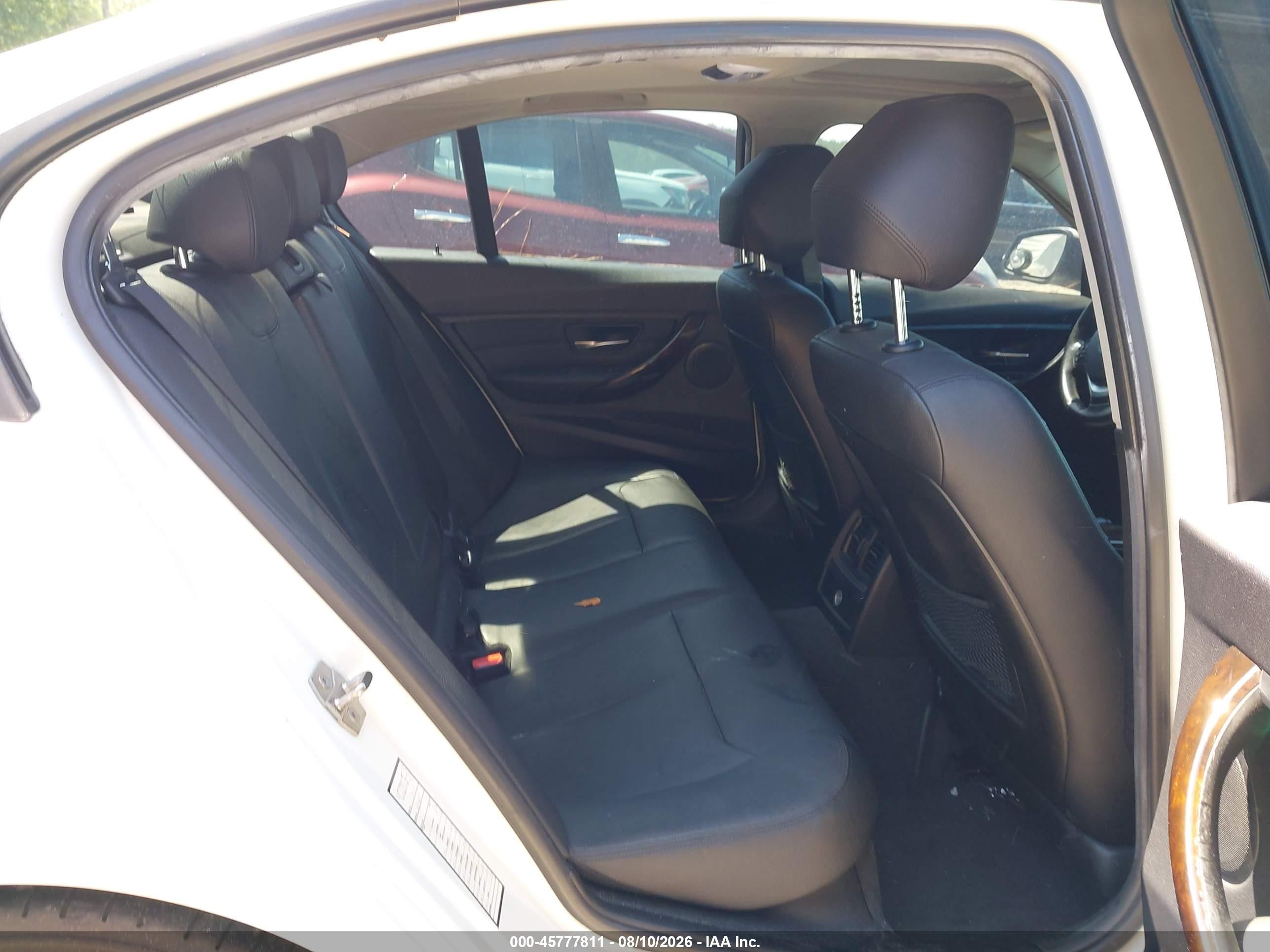 2015 Bmw 328i   Белый vin: WBA3A5C5XFF609405